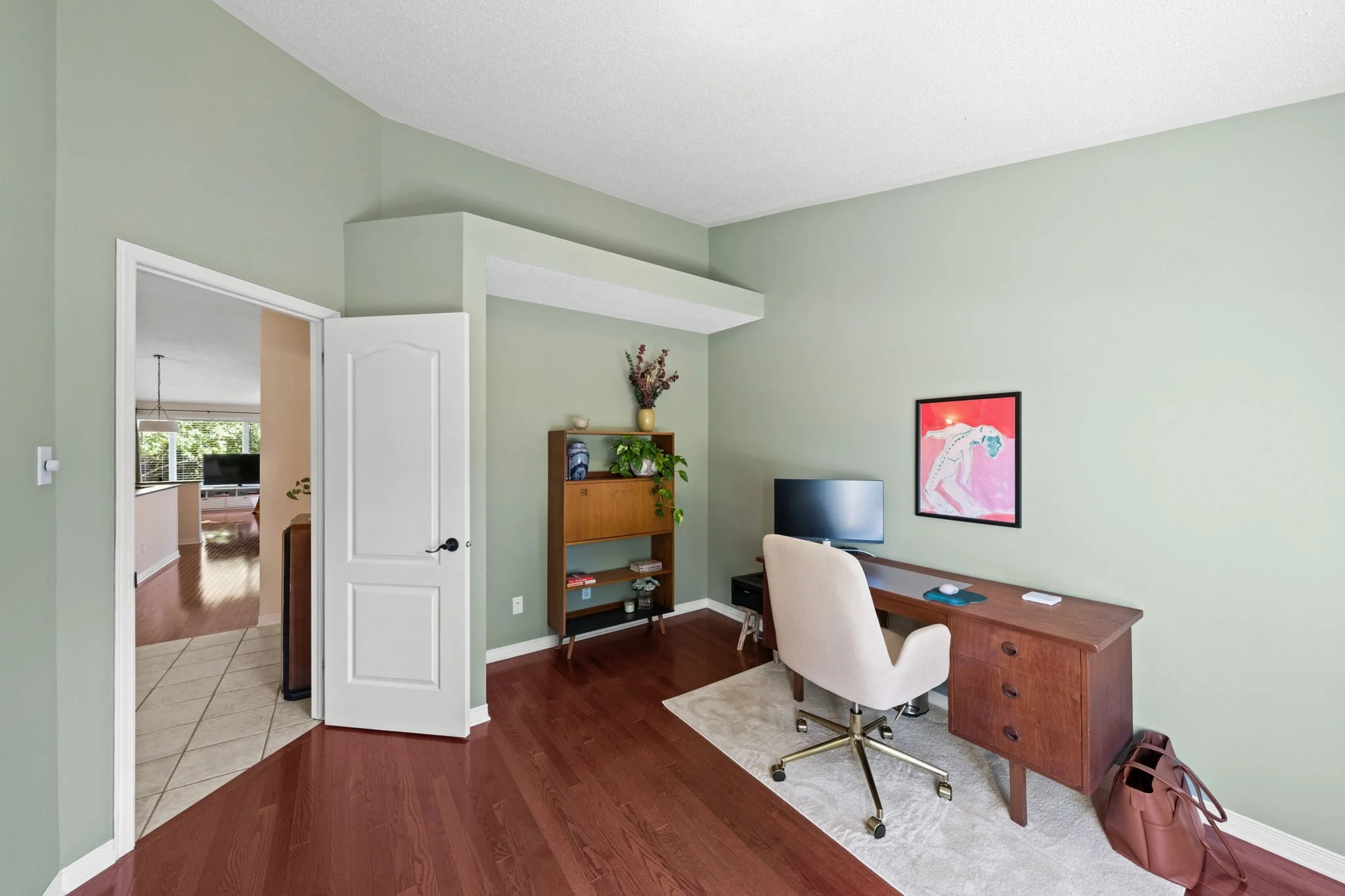 33-web-or-mls-4 Burnstead Crescent-37.jpg