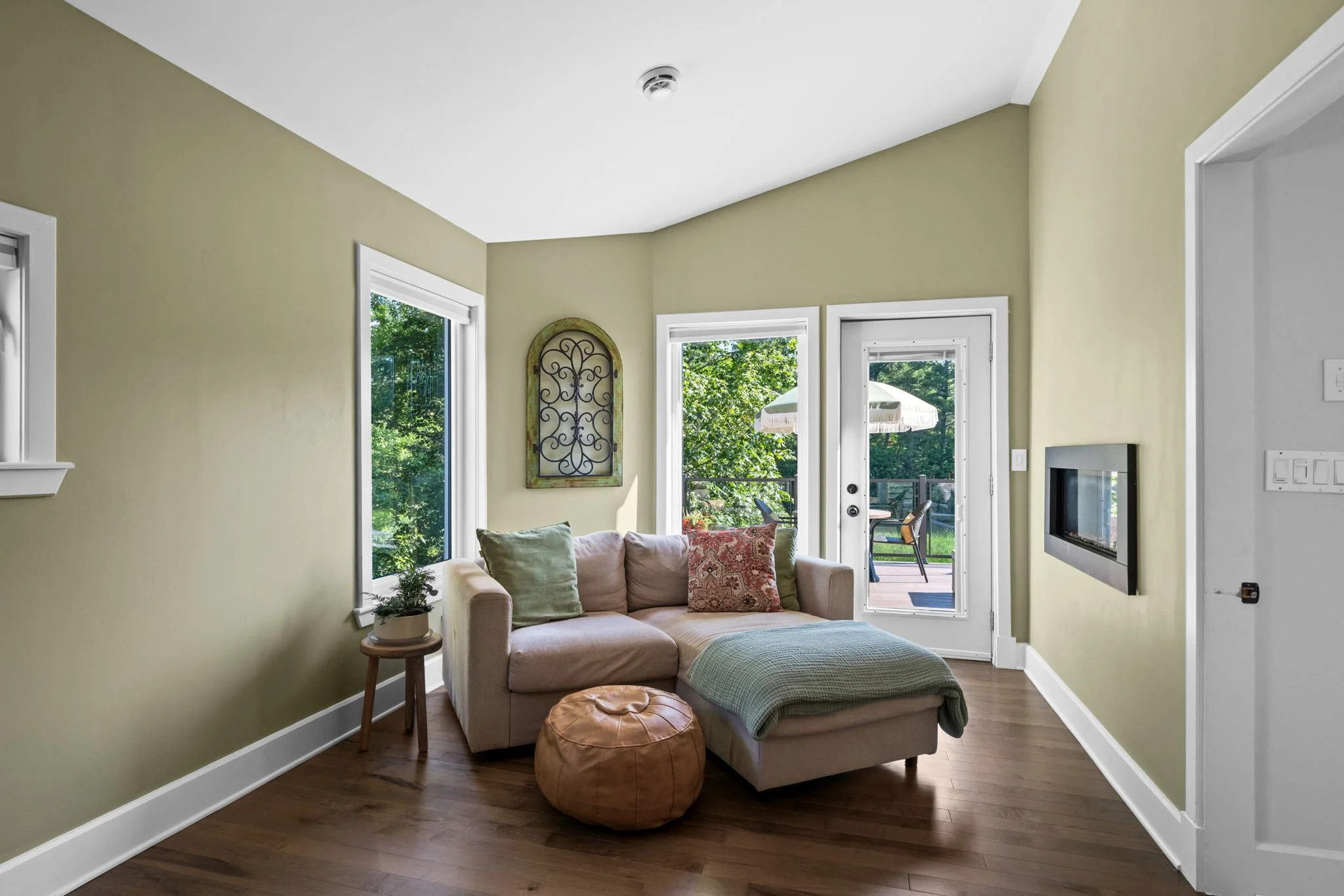 32-web-or-mls-6548 Carp Road-13.jpg