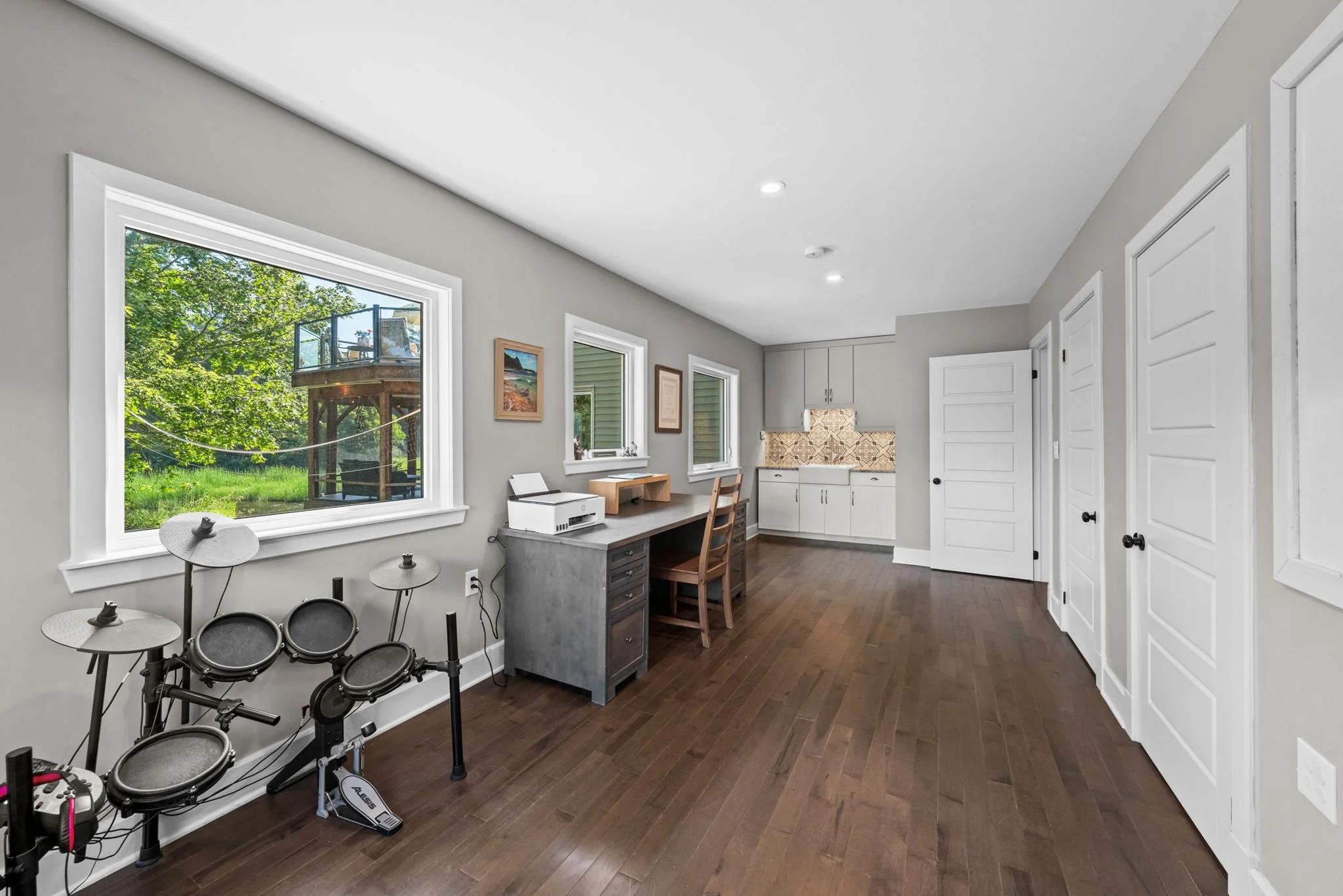 22-web-or-mls-6548 Carp Road-29.jpg
