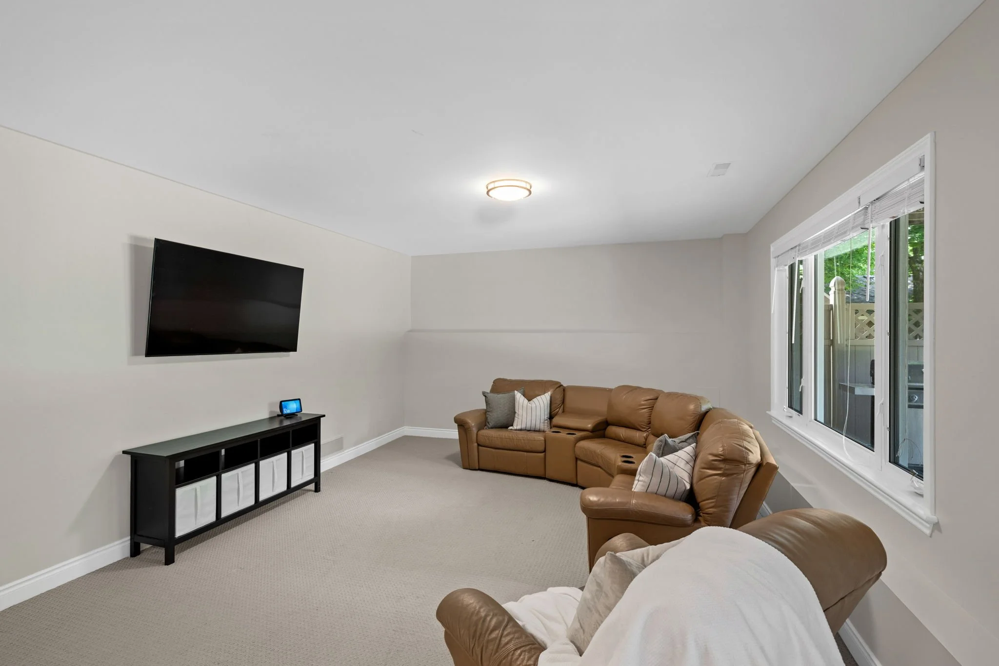 42-web-or-mls-876 Centre Street-42.jpg