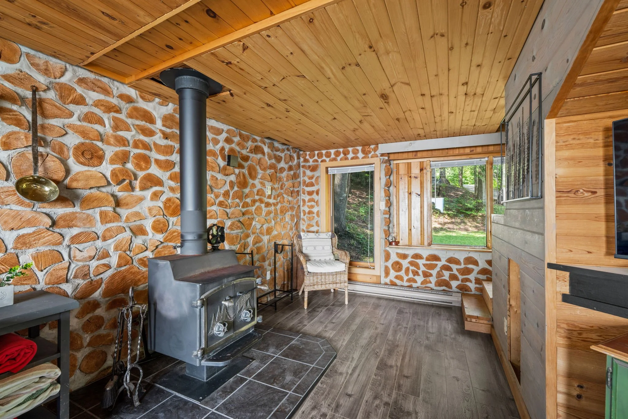 23-web-or-mls-167 Barrett Chute Road-18.jpg