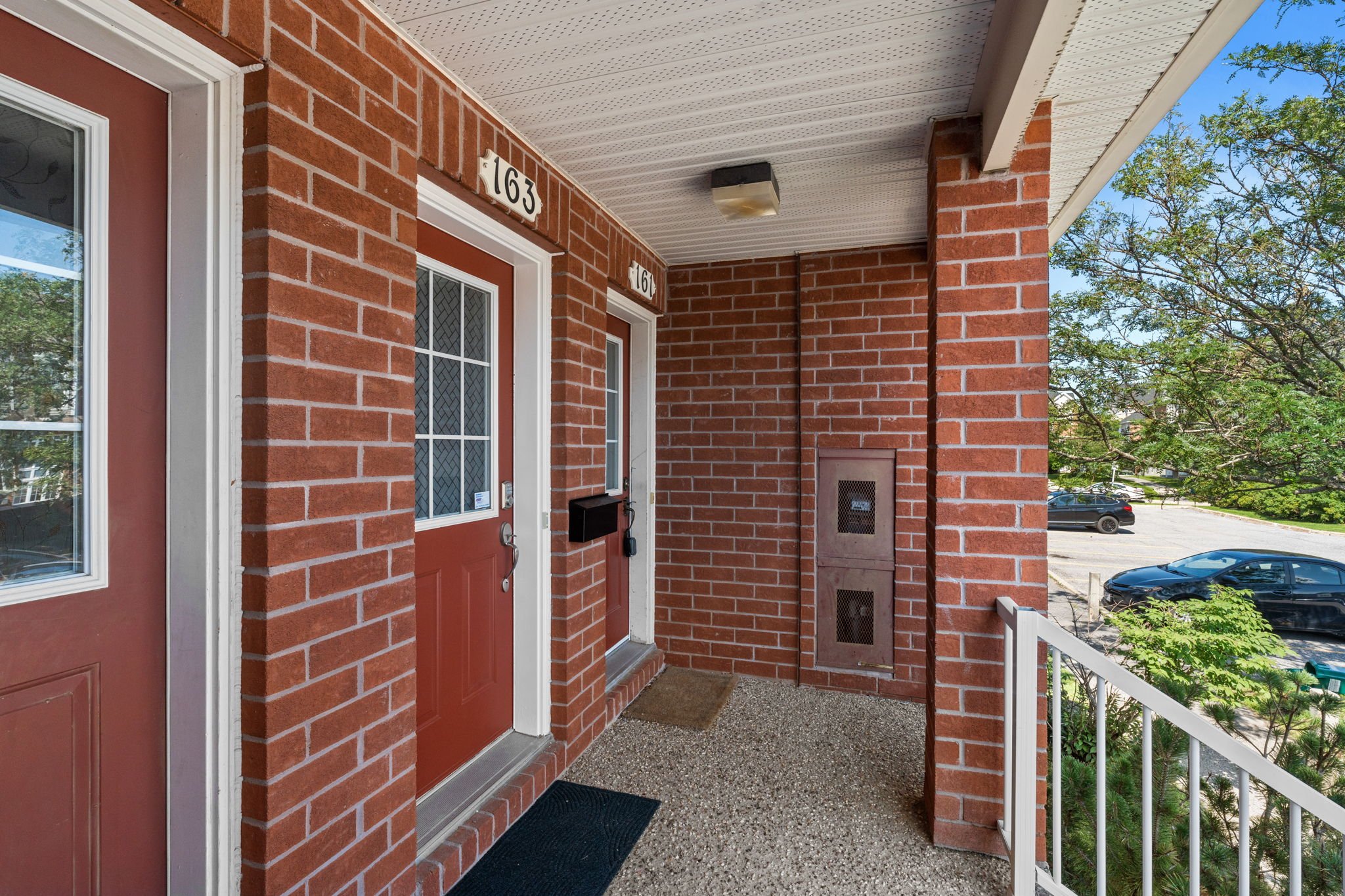 4-web-or-mls-163 70 Edenvale Drive-31.jpg