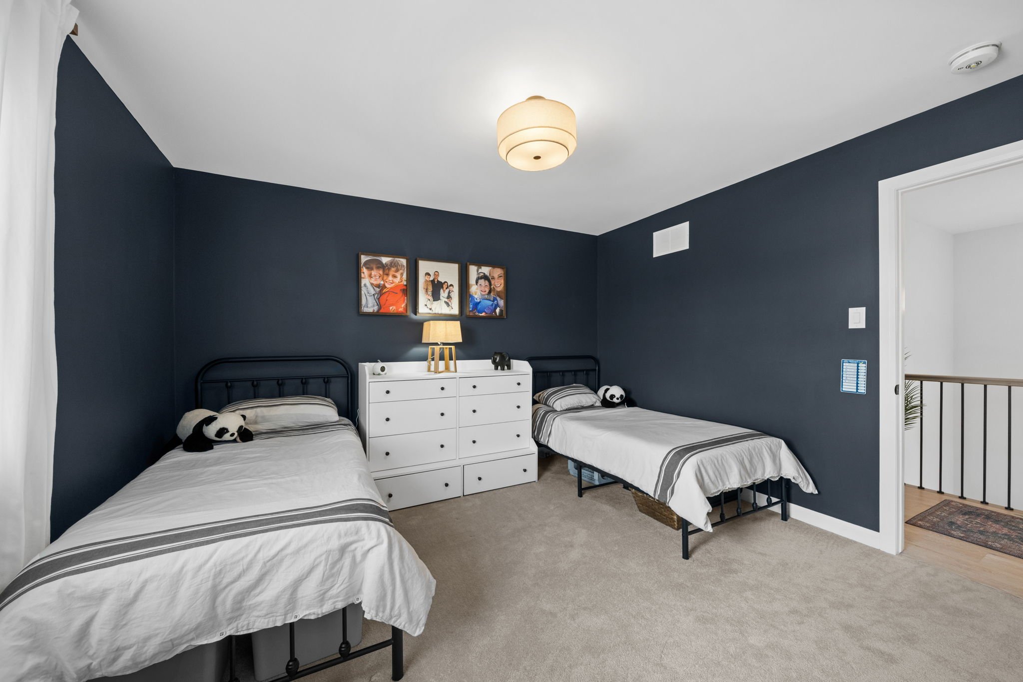 38-web-or-mls-720 Coast Circle-59.jpg