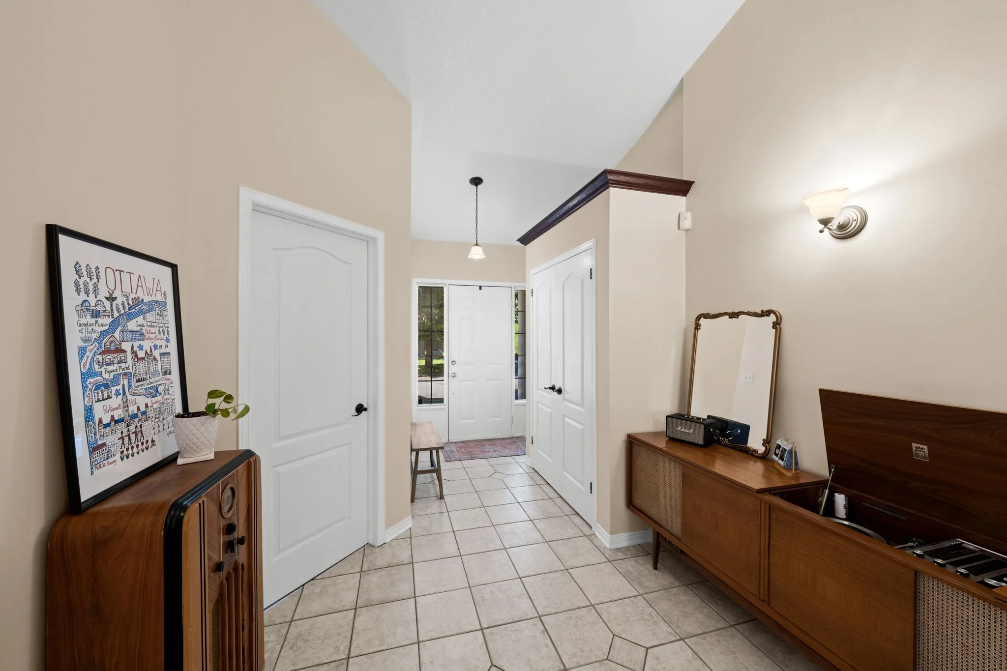 8-web-or-mls-4 Burnstead Crescent-12.jpg