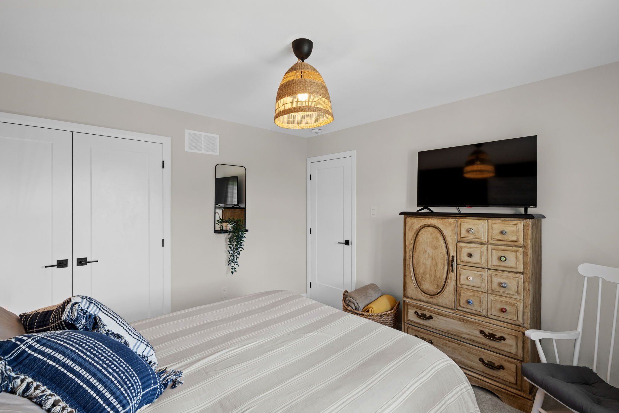 42-web-or-mls-720 Coast Circle-15.jpg