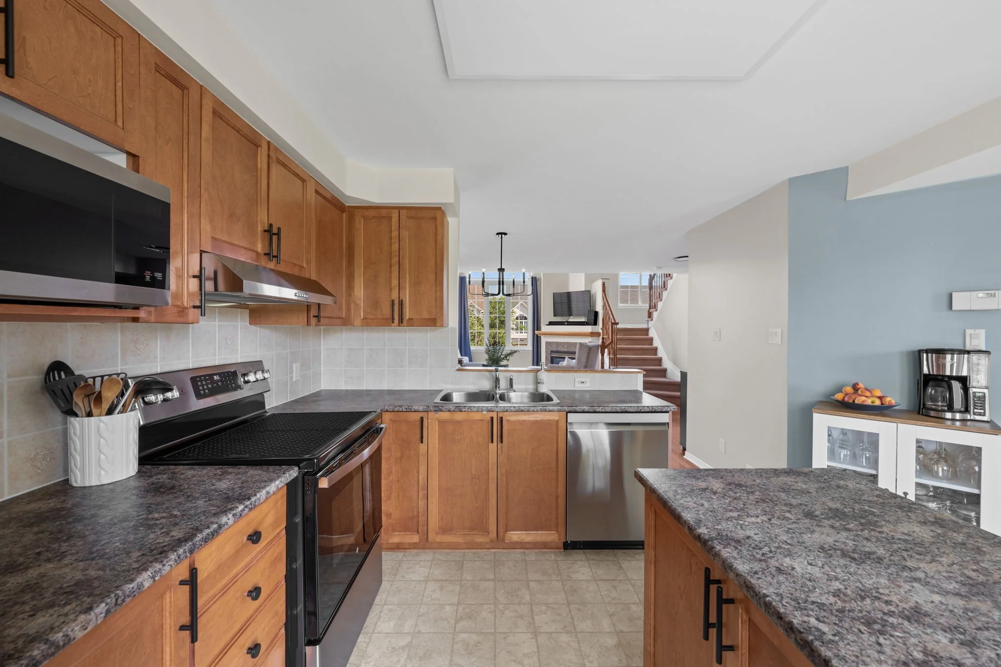 18-web-or-mls-163 70 Edenvale Drive-50.jpg