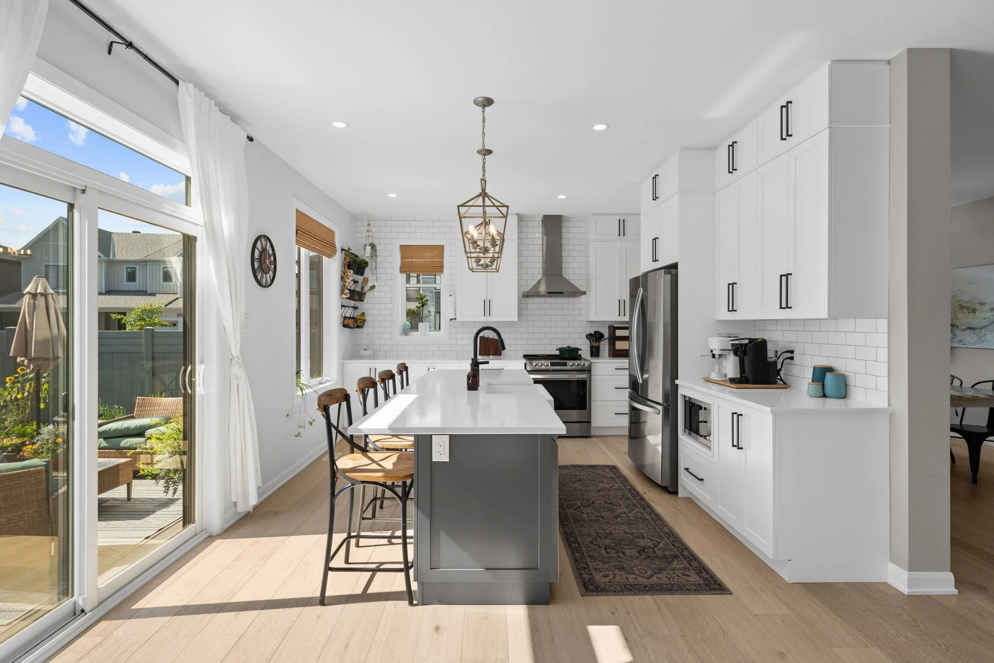 13-web-or-mls-720 Coast Circle-33.jpg