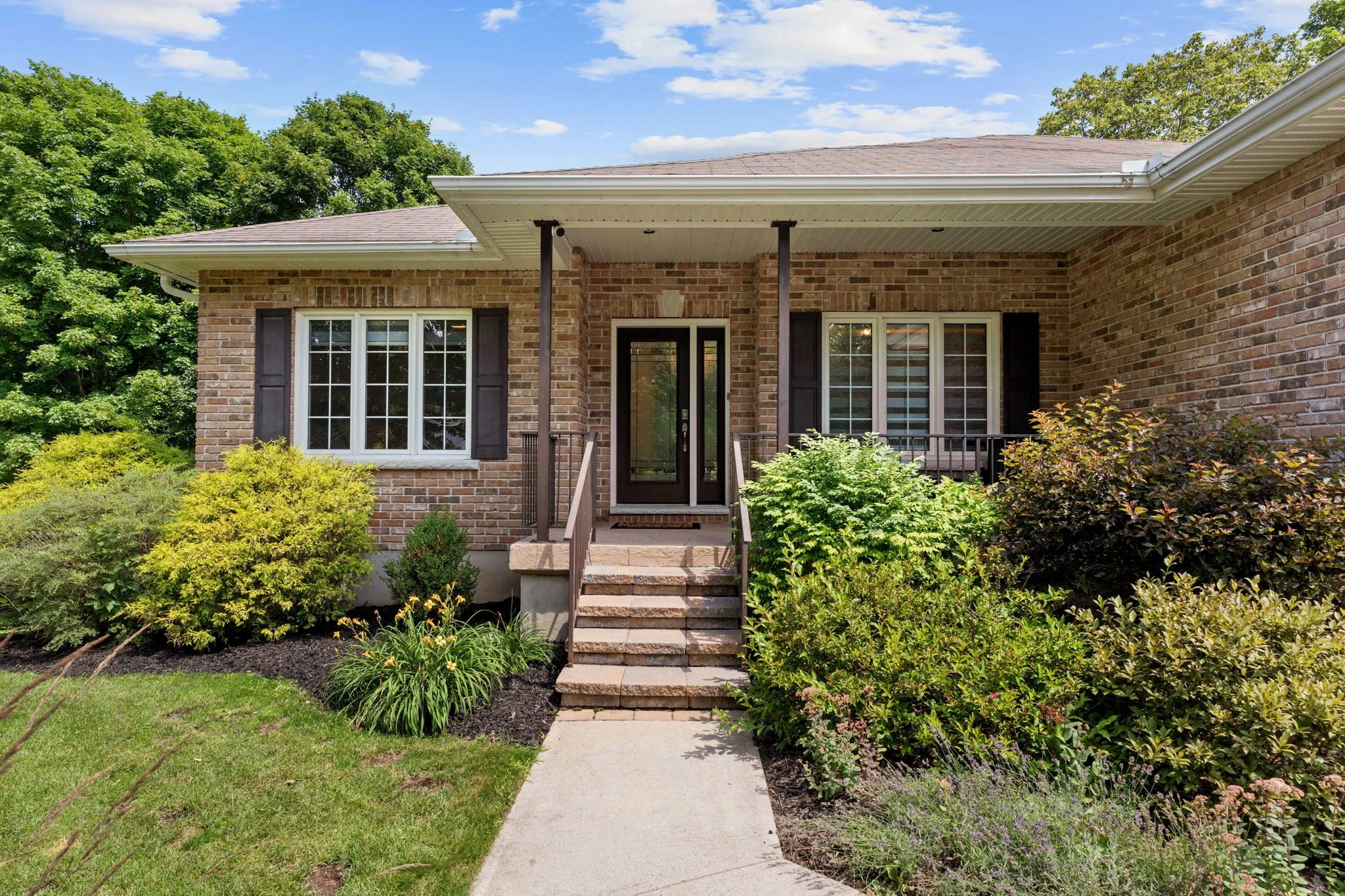 7-web-or-mls-876 Centre Street-7.jpg