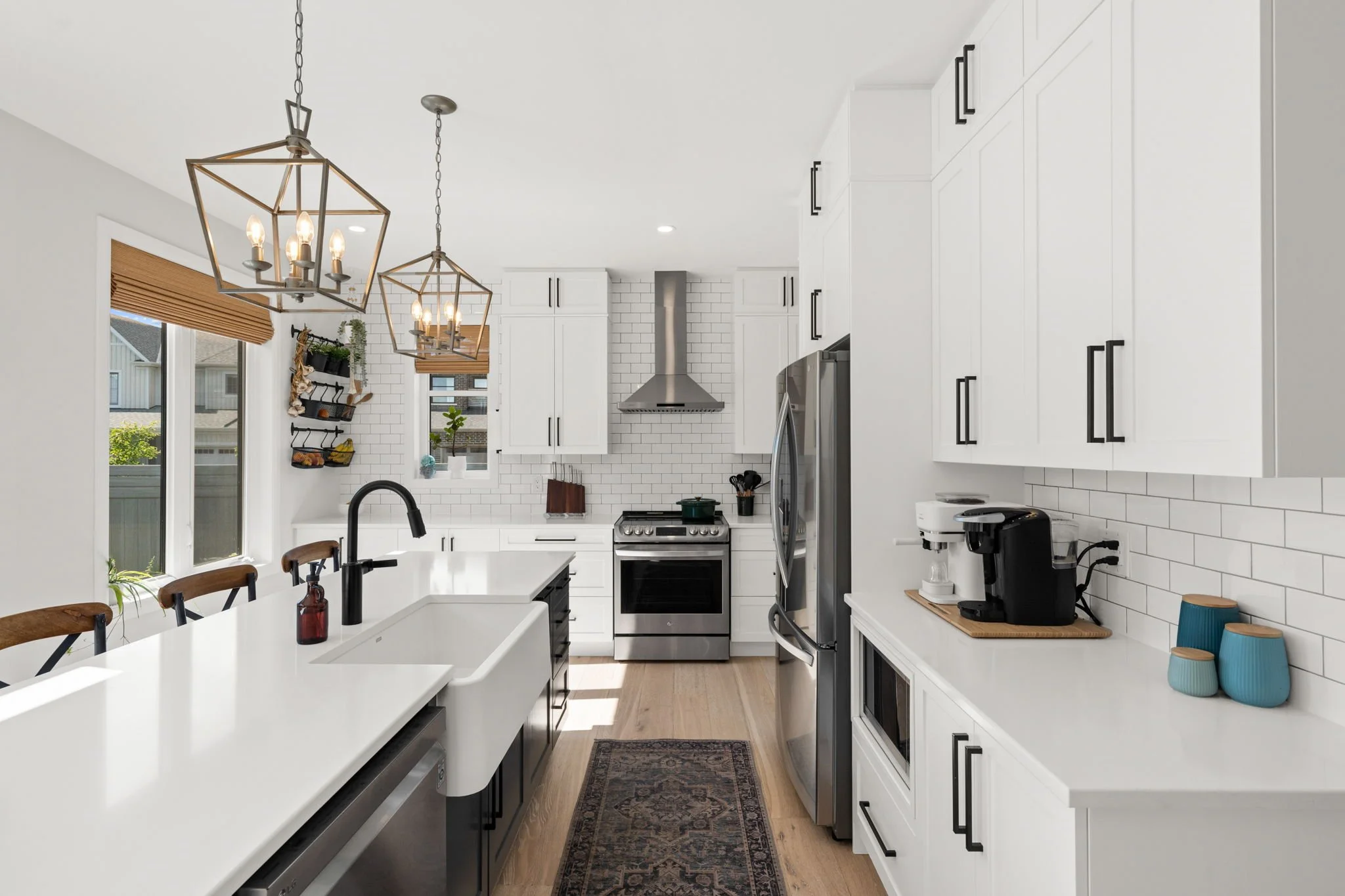15-web-or-mls-720 Coast Circle-36.jpg