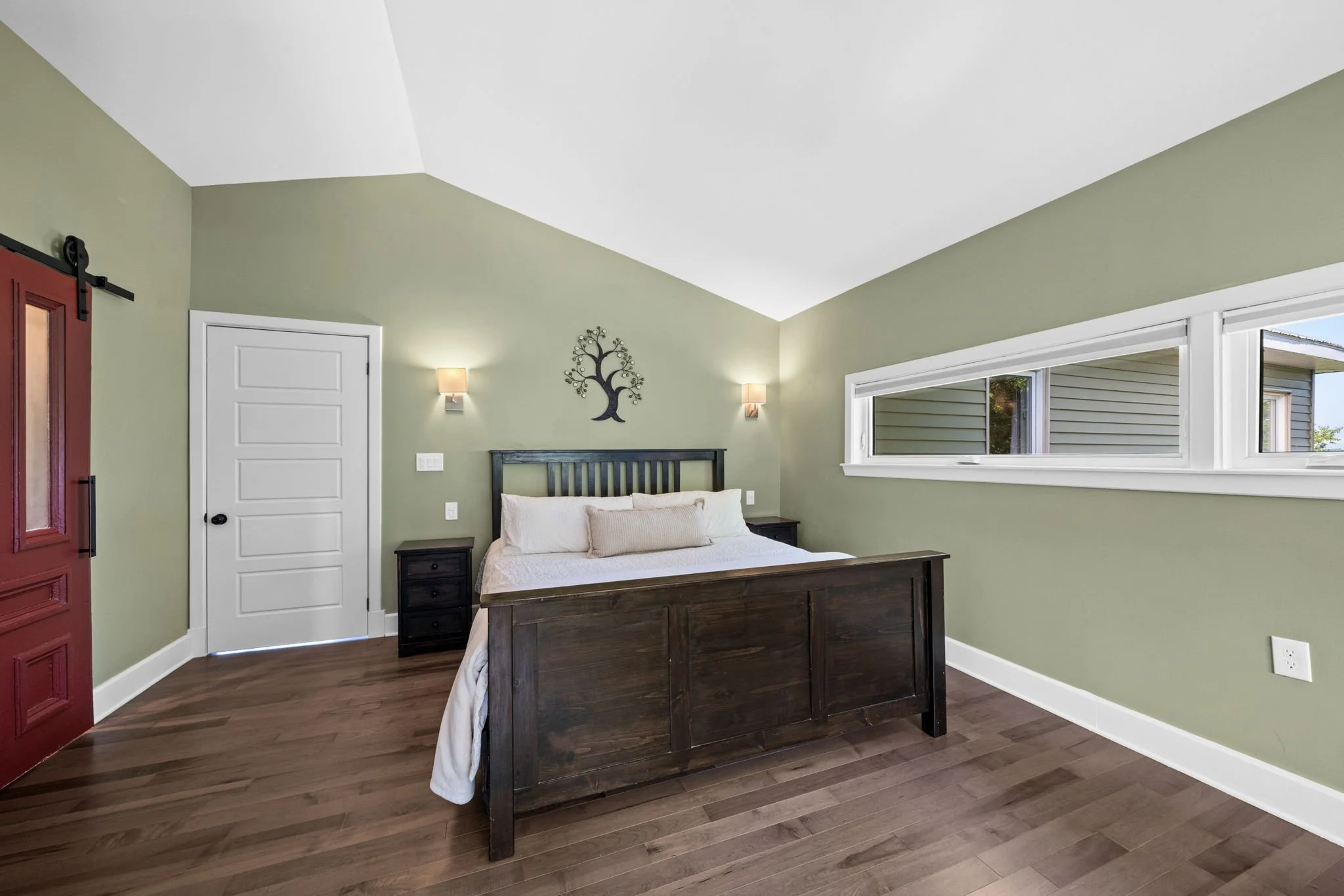 33-web-or-mls-6548 Carp Road-15.jpg