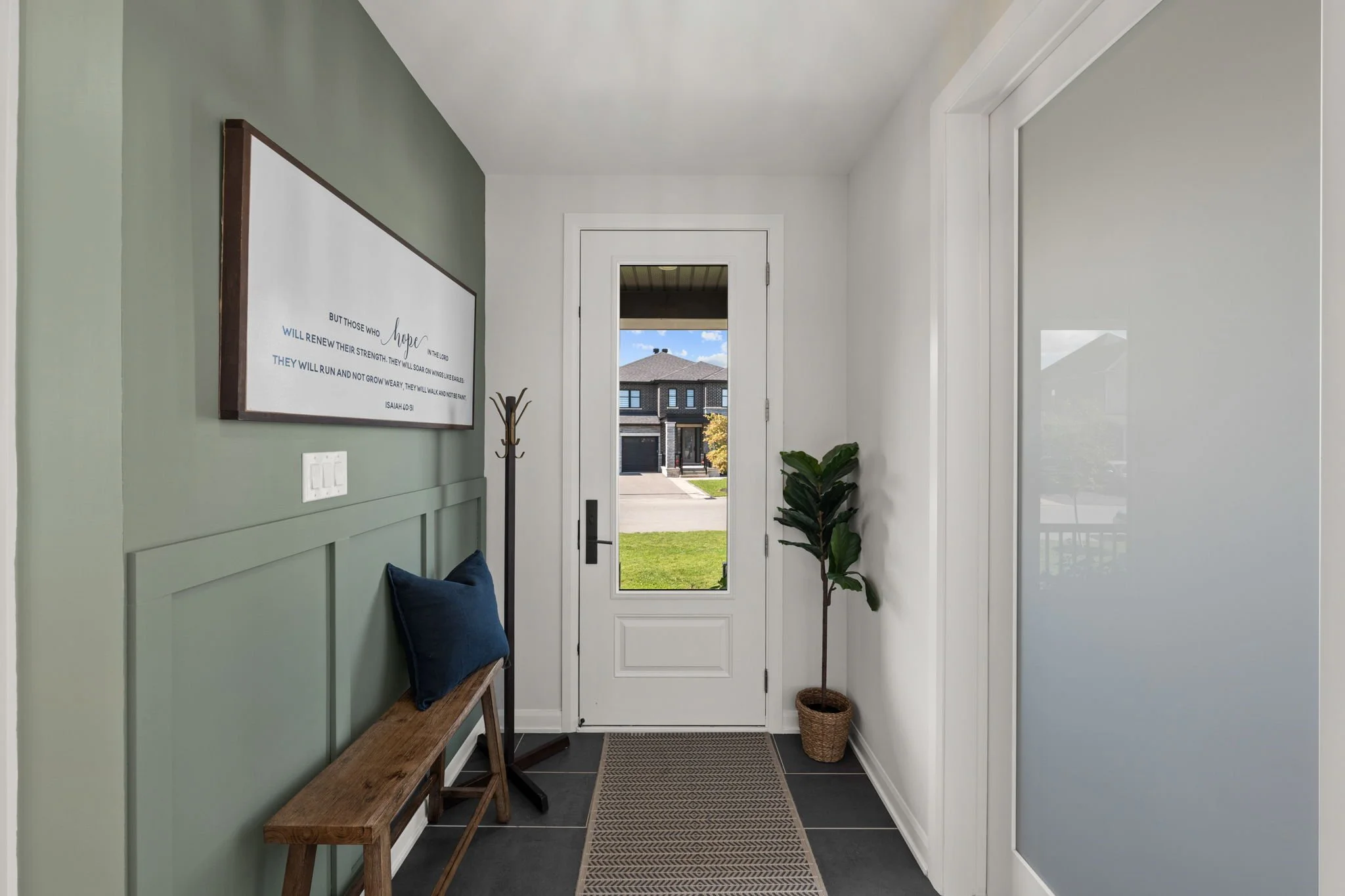 7-web-or-mls-720 Coast Circle-17.jpg