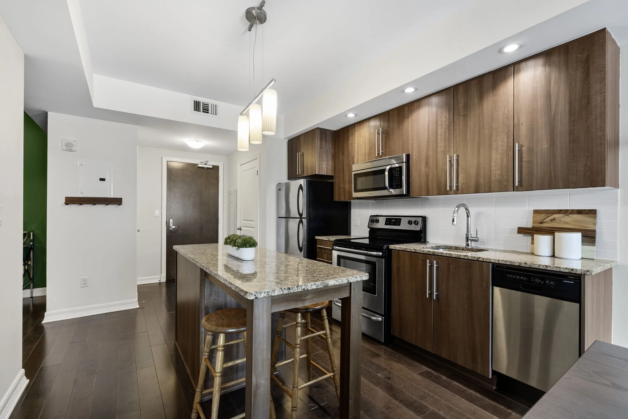 14-web-or-mls-238-besserer-st-811.jpg