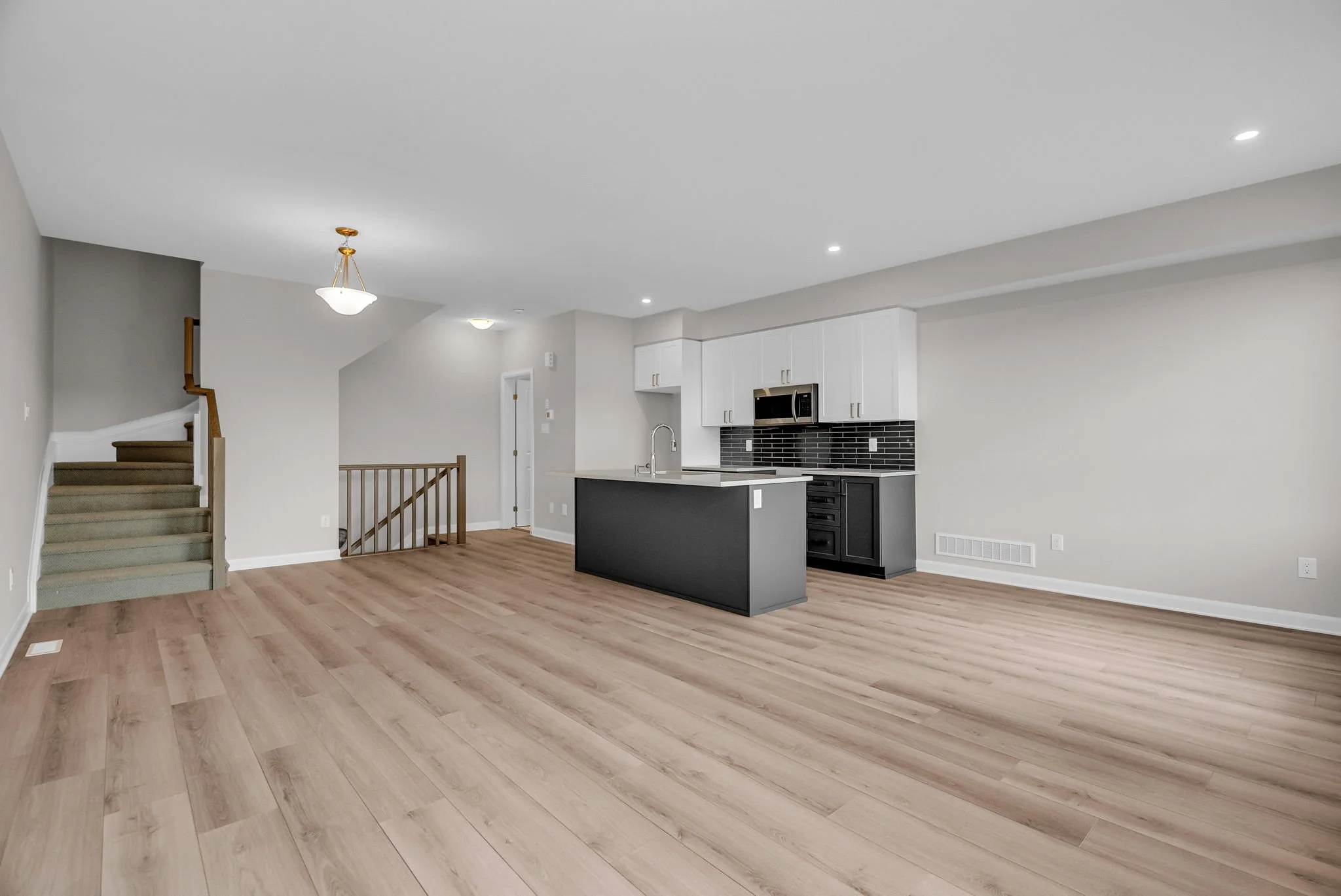 10-web-or-mls-313-gisborne-pl.jpg