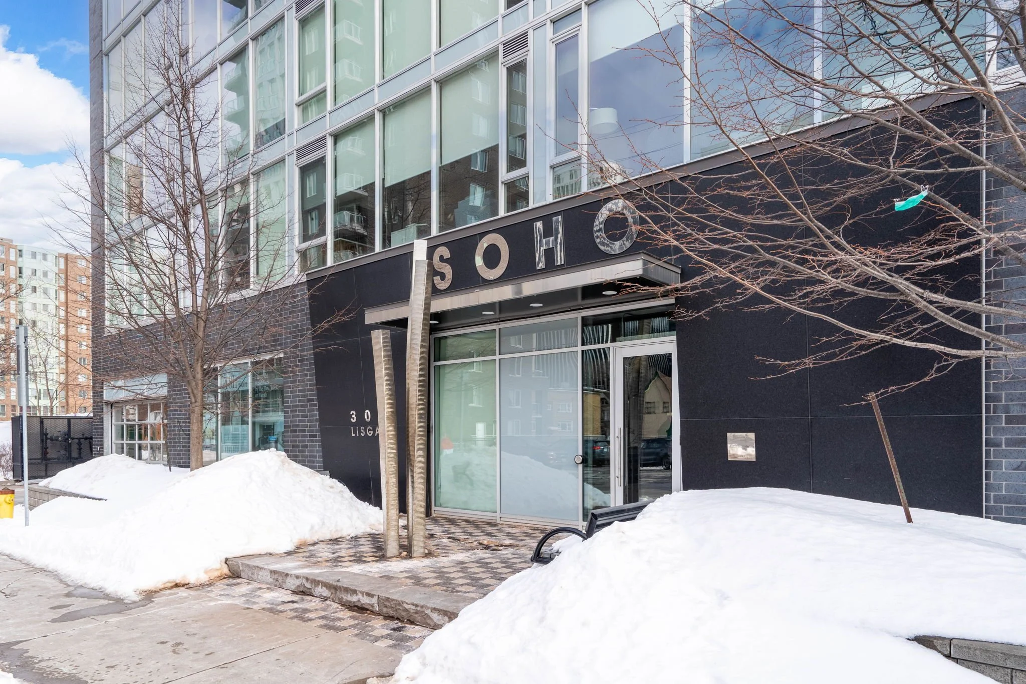 2-web-or-mls-300-lisgar-st-701.jpg