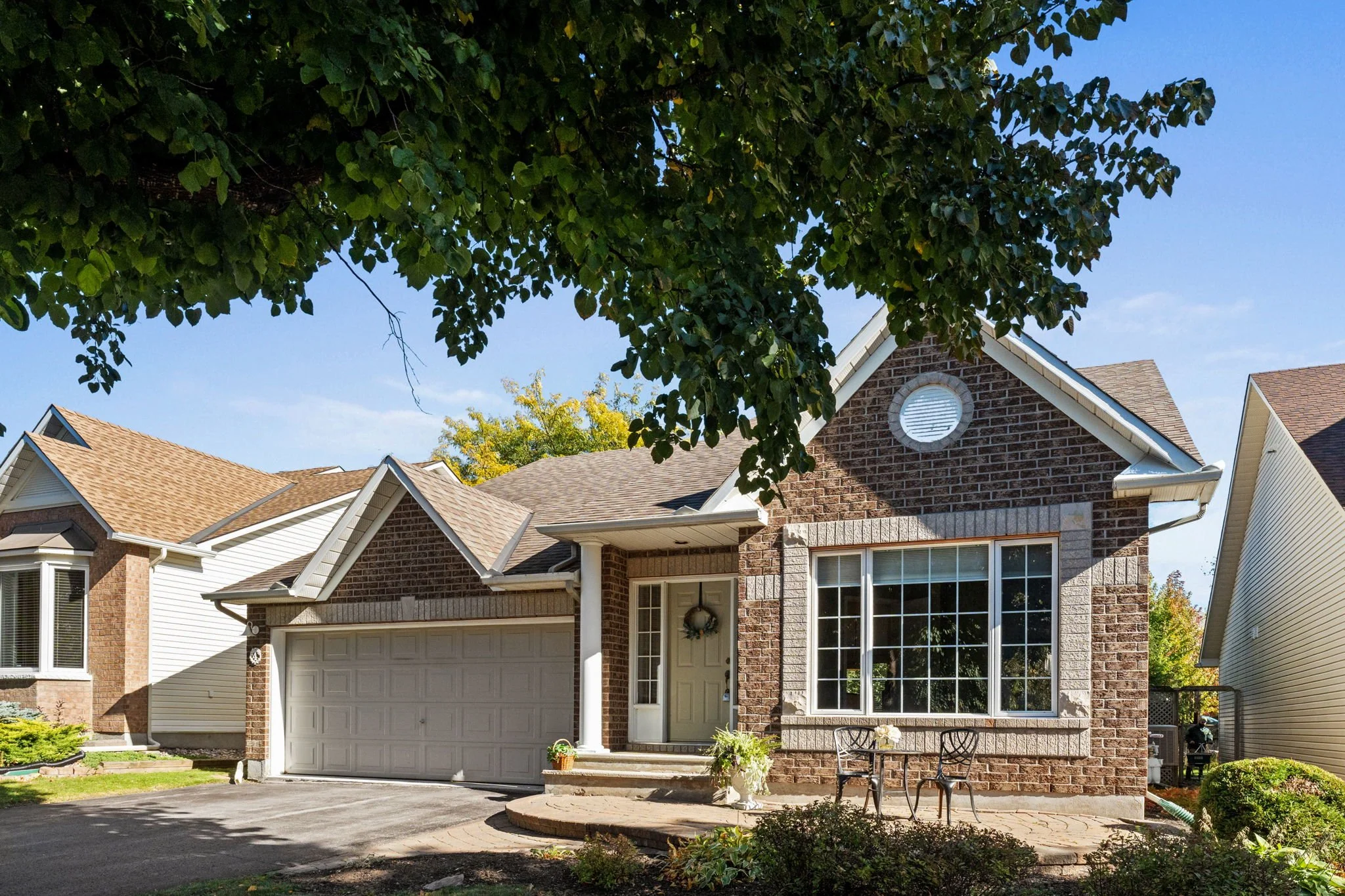 4-web-or-mls-4 Burnstead Crescent-46.jpg