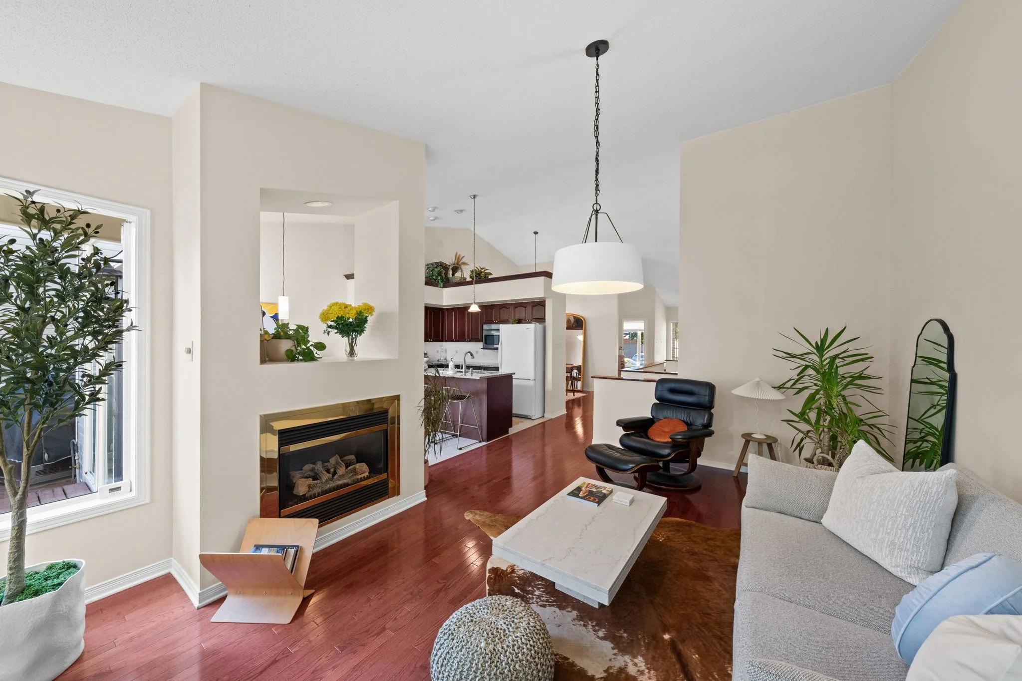 23-web-or-mls-4 Burnstead Crescent-27.jpg