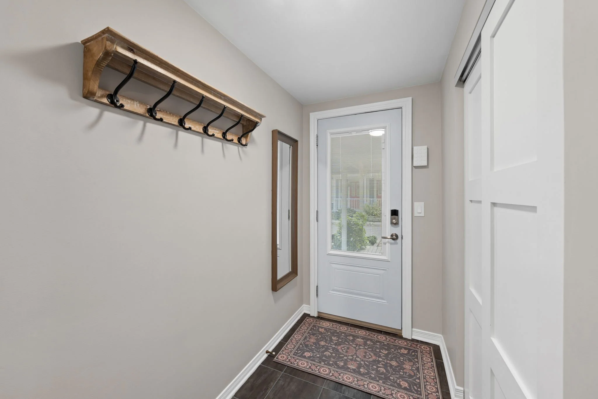 8-web-or-mls-4 Avon Lane-30.jpg