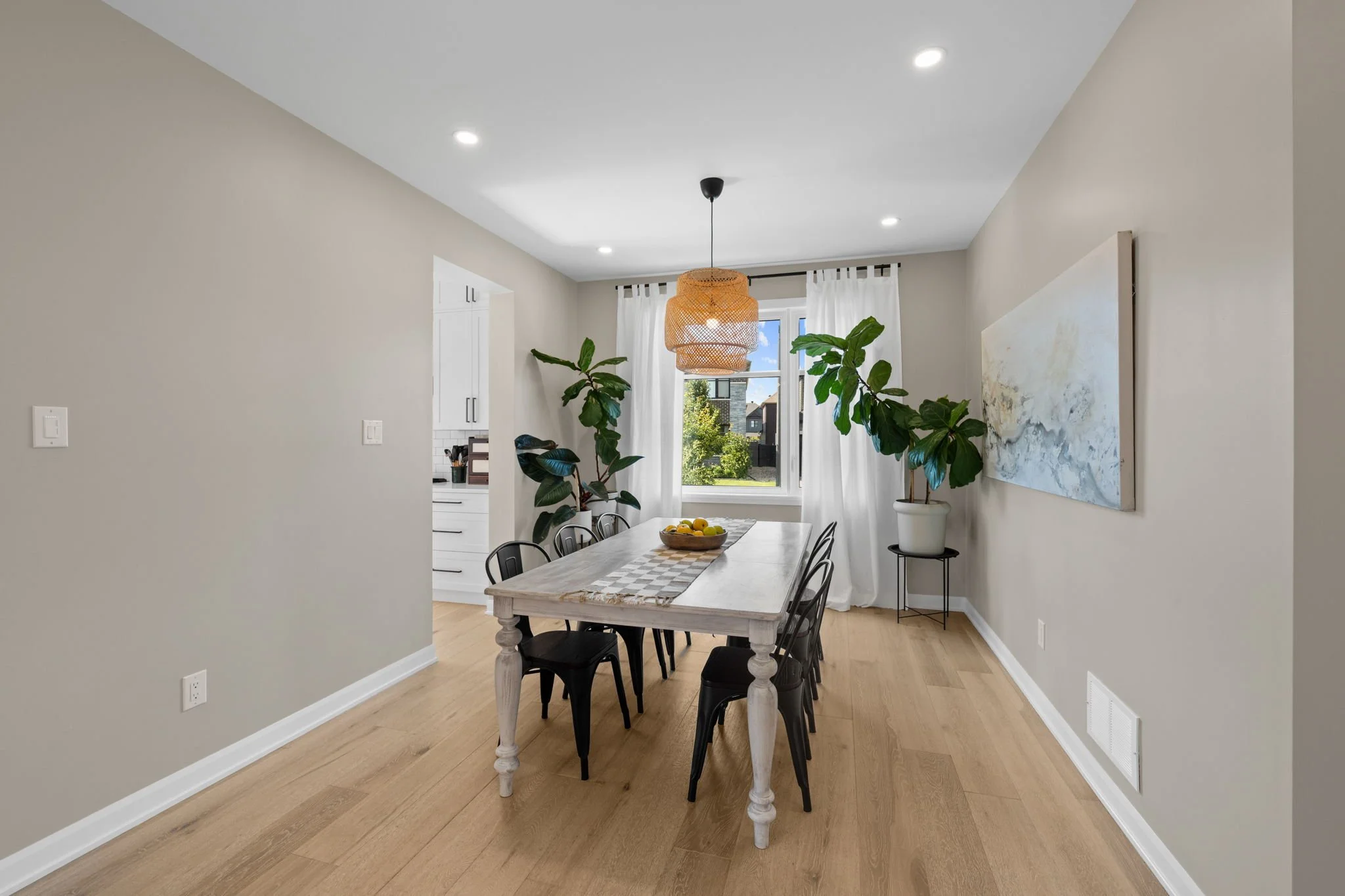 21-web-or-mls-720 Coast Circle-24.jpg