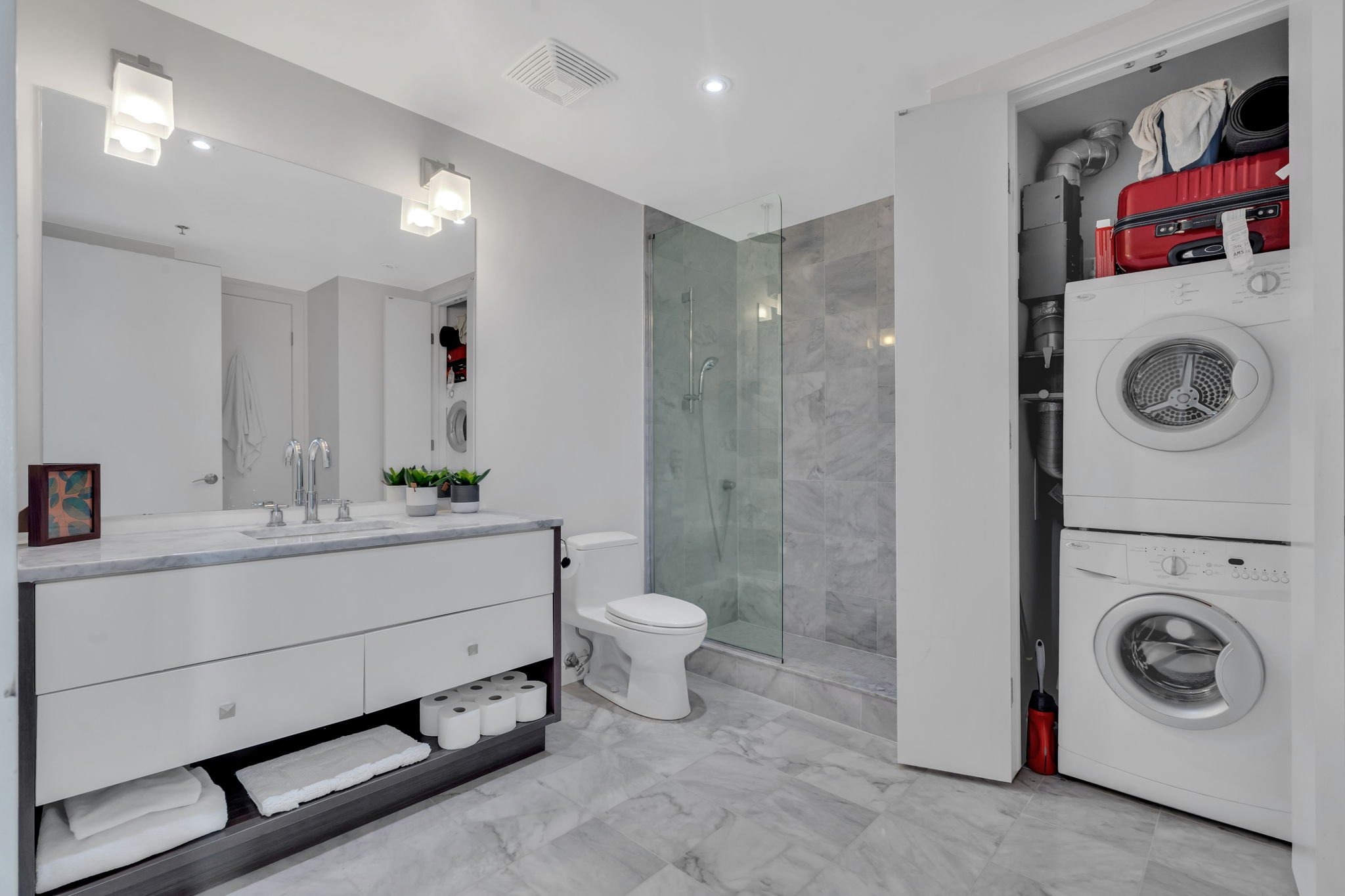 23-web-or-mls-300-lisgar-st-701.jpg
