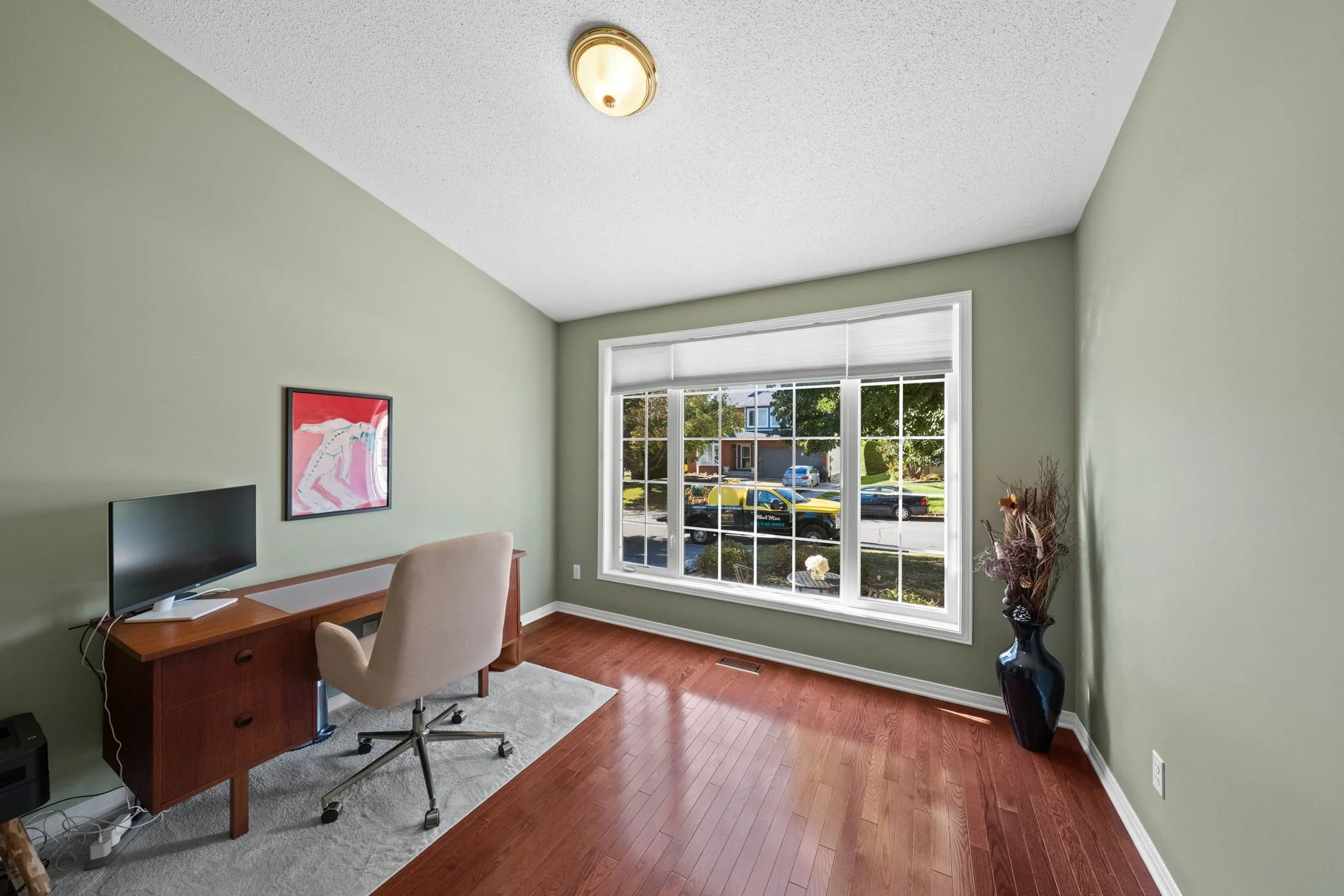 31-web-or-mls-4 Burnstead Crescent-35.jpg