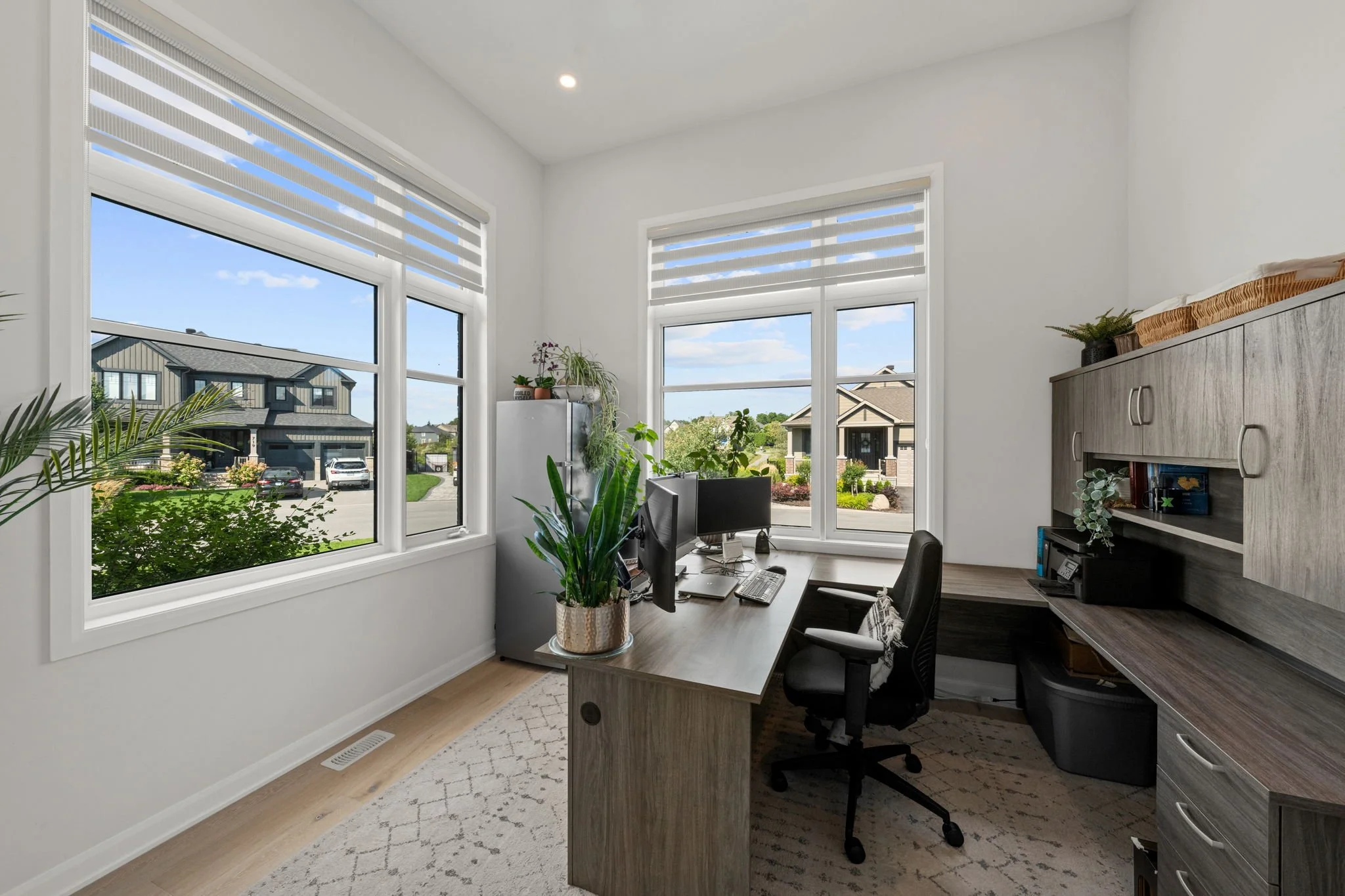 22-web-or-mls-720 Coast Circle-55.jpg
