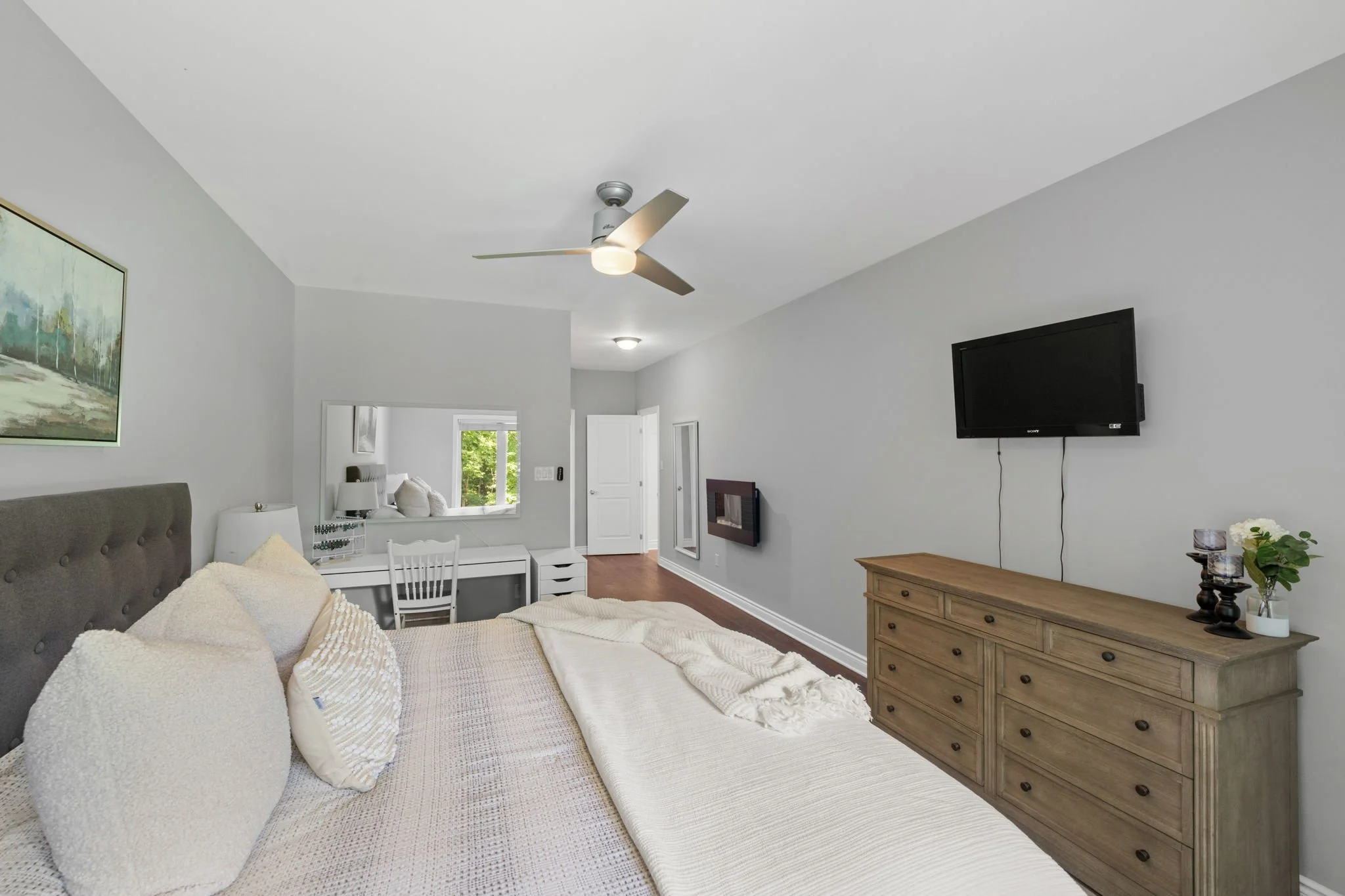 28-web-or-mls-876 Centre Street-26.jpg
