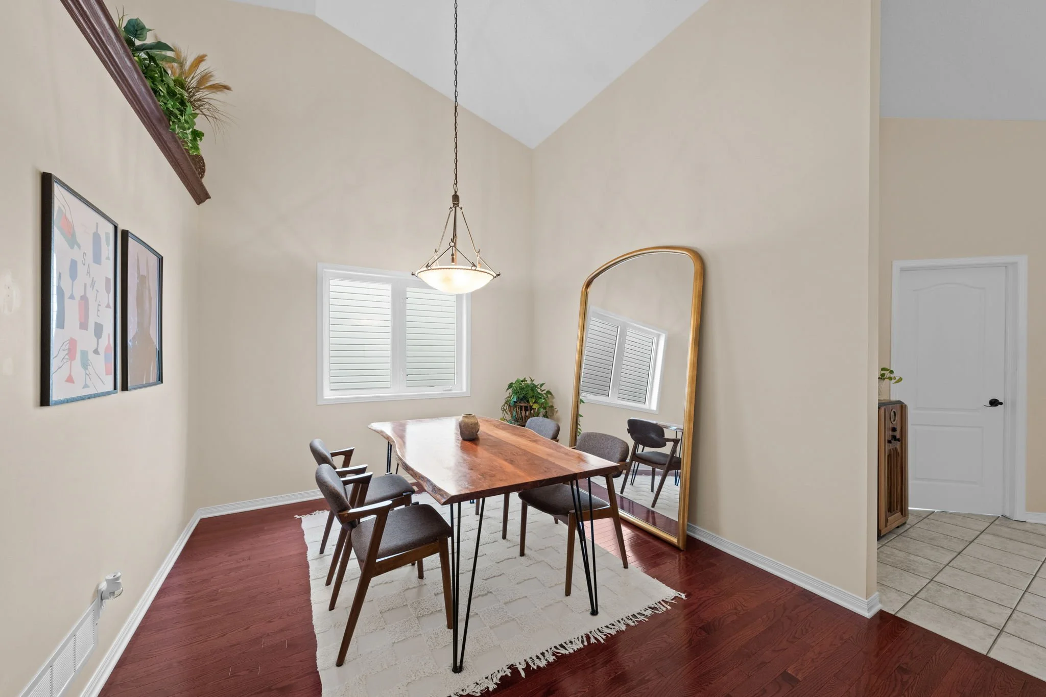 11-web-or-mls-4 Burnstead Crescent-15.jpg