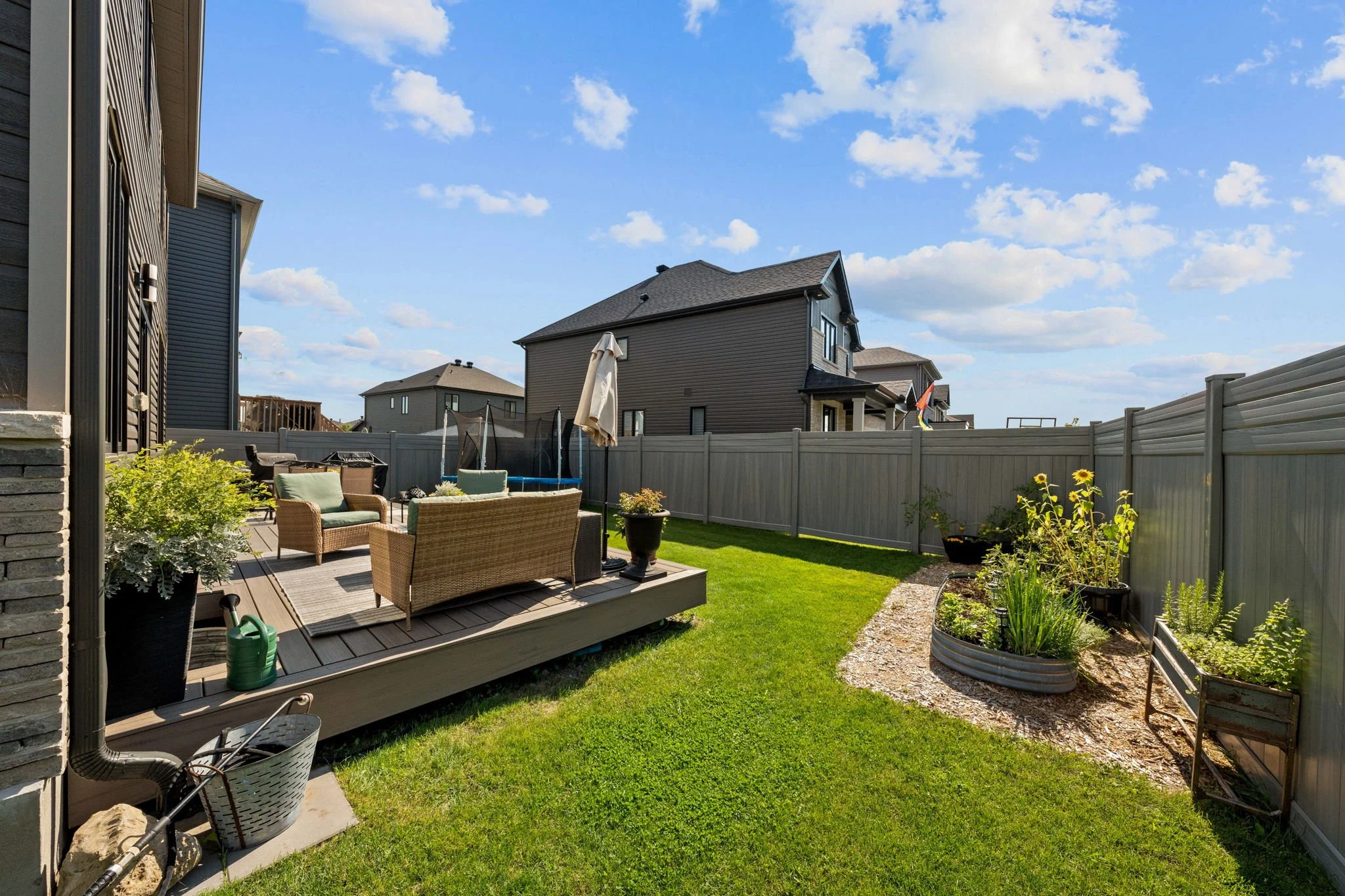 59-web-or-mls-720 Coast Circle-14.jpg