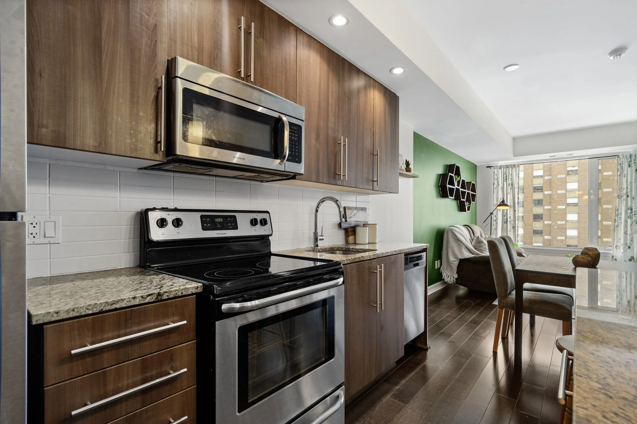 13-web-or-mls-238-besserer-st-811.jpg
