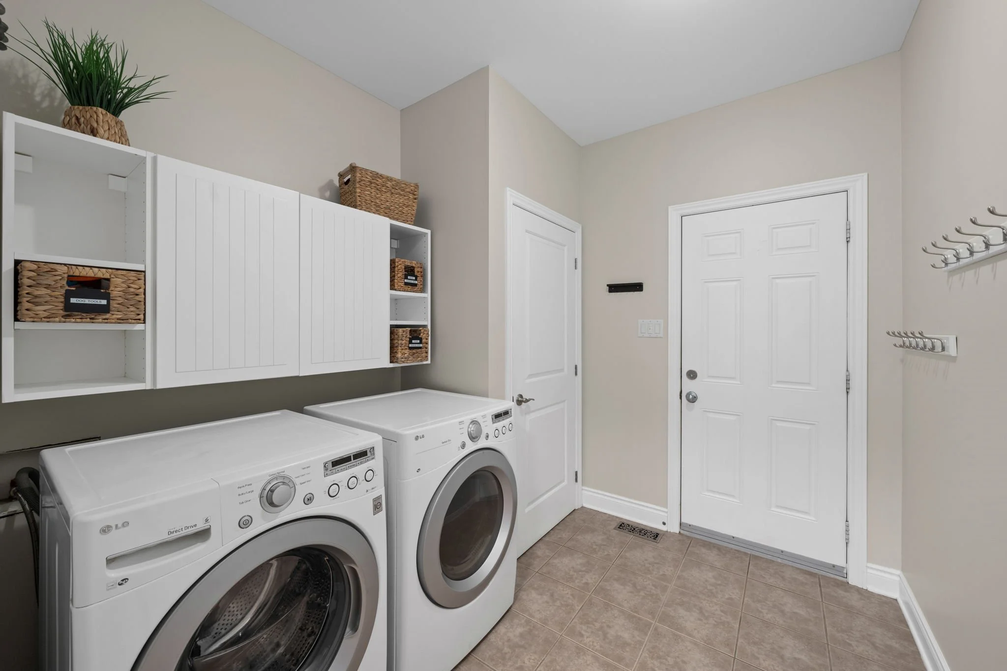 40-web-or-mls-876 Centre Street-38.jpg