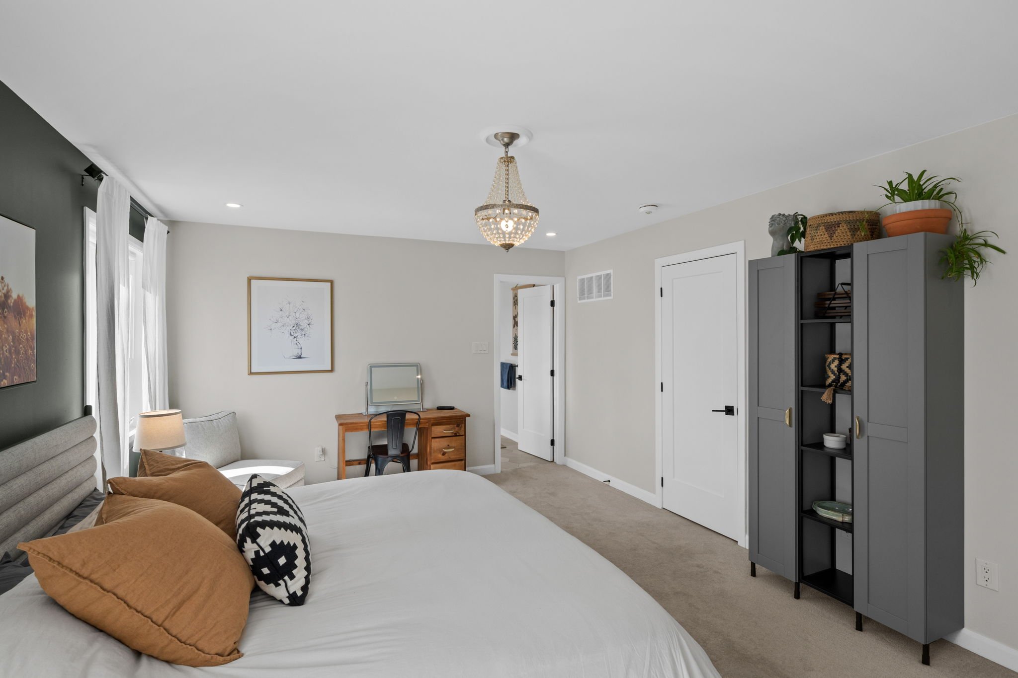 30-web-or-mls-720 Coast Circle-25.jpg
