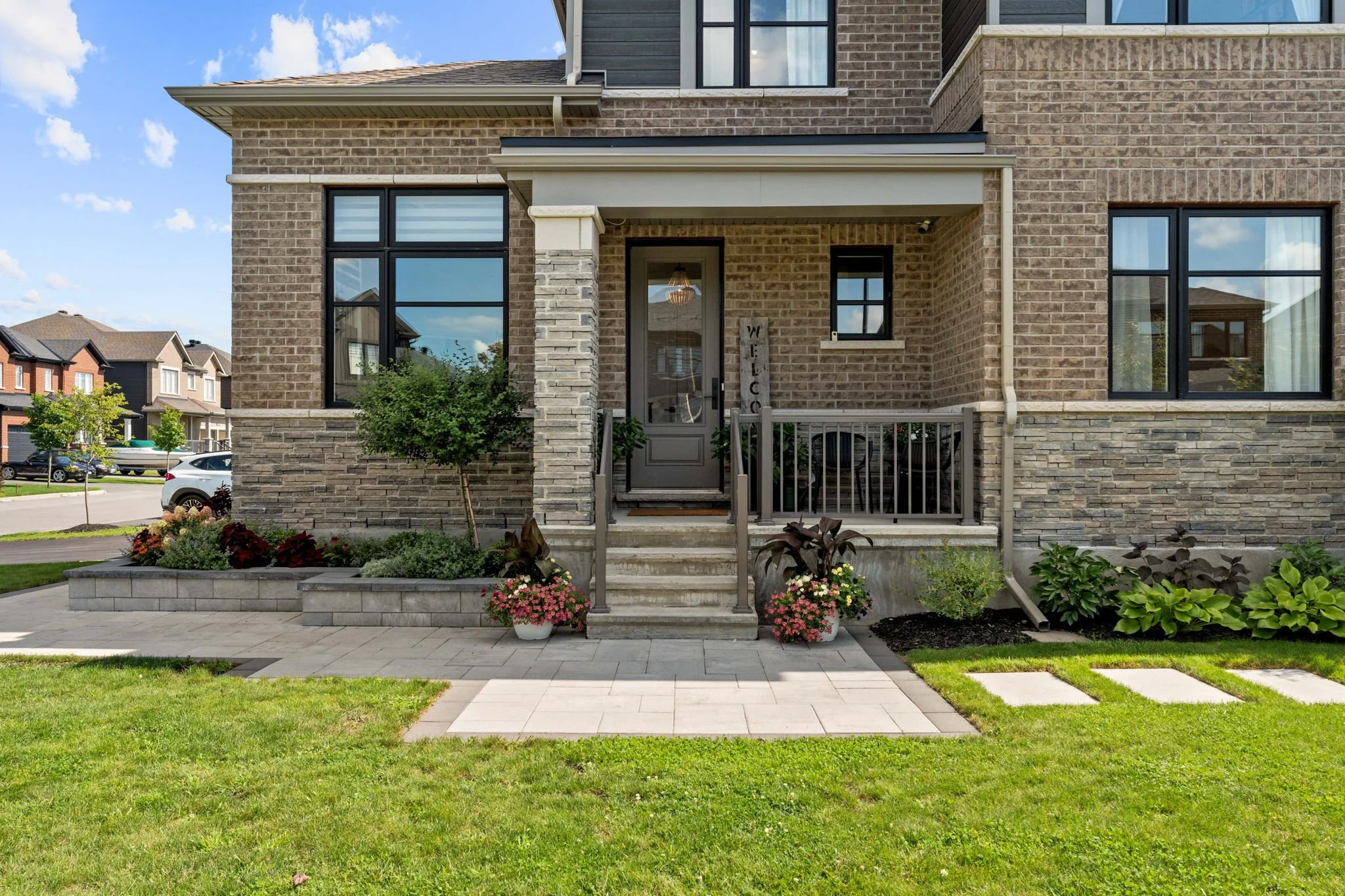 6-web-or-mls-720 Coast Circle-6.jpg