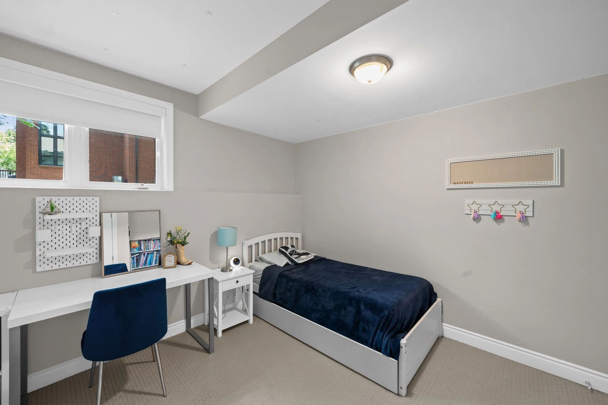 49-web-or-mls-876 Centre Street-49.jpg