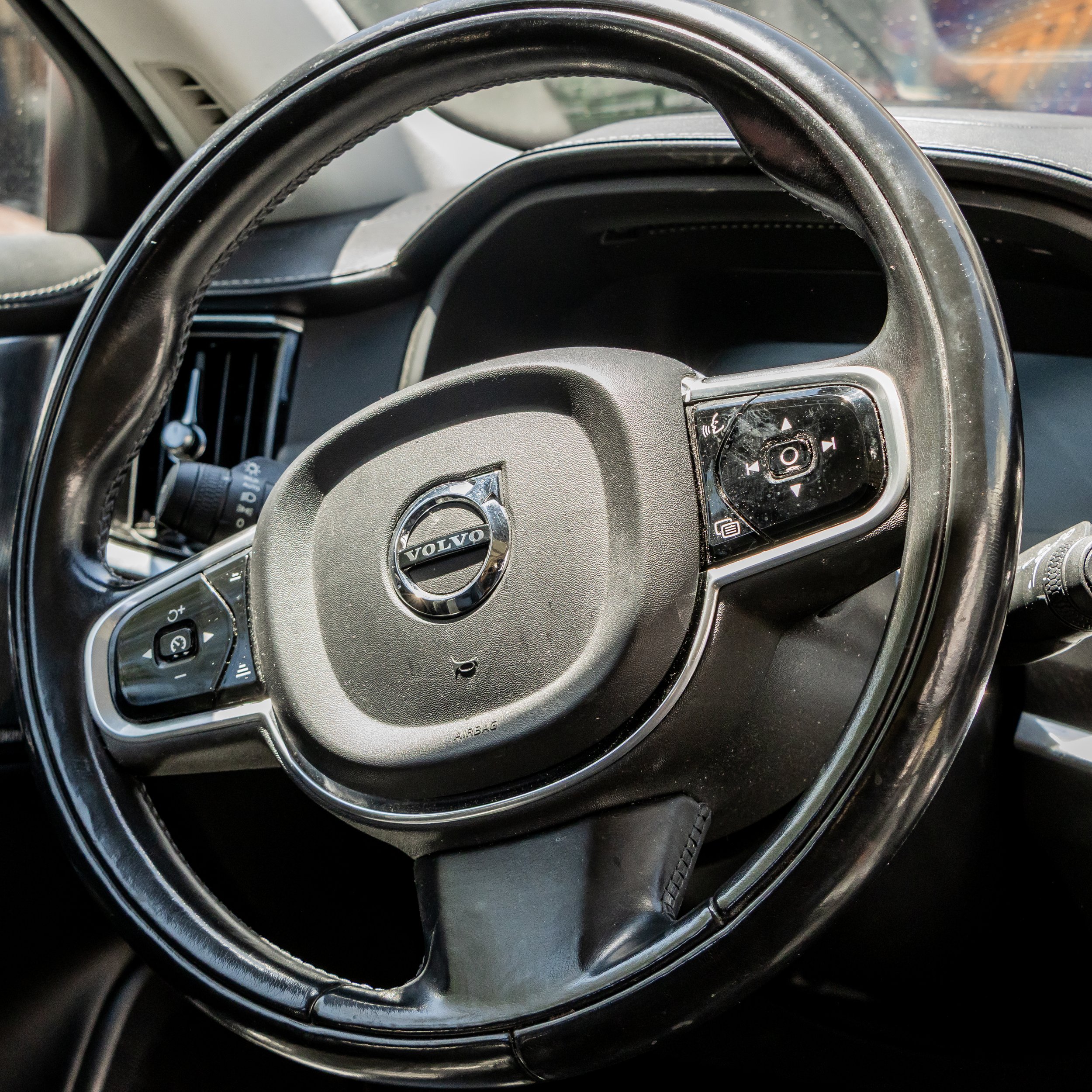 Volvo-11.jpg