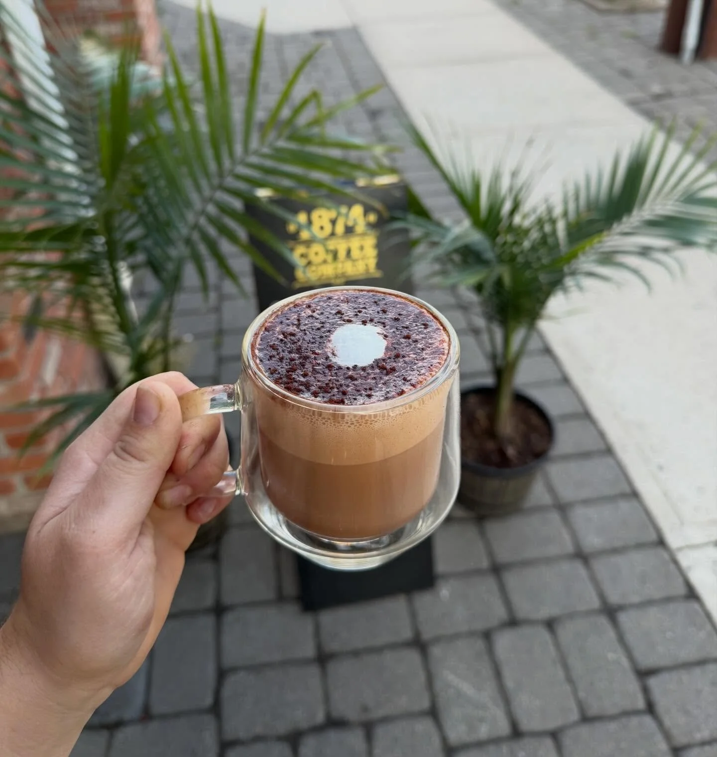 Best way to start your Sunday morning? Mocha latte. Done. 

#mochalatte #coffeeshop #sundaycoffee #njcoffee #roastery