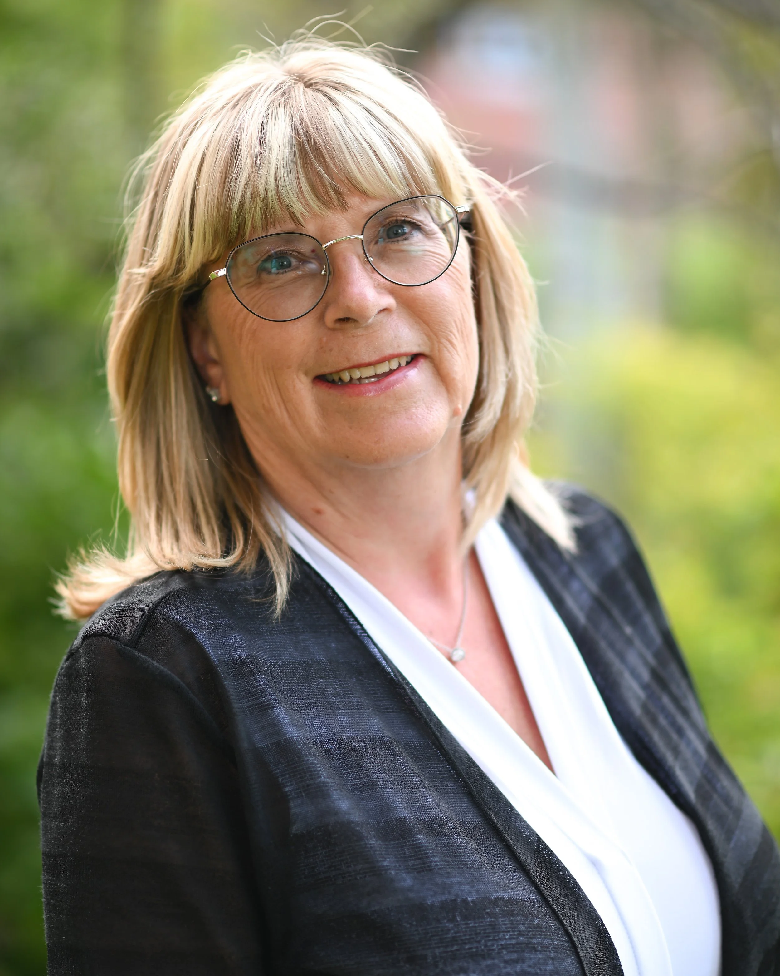 Rhonda Bews, Administrative Assistant