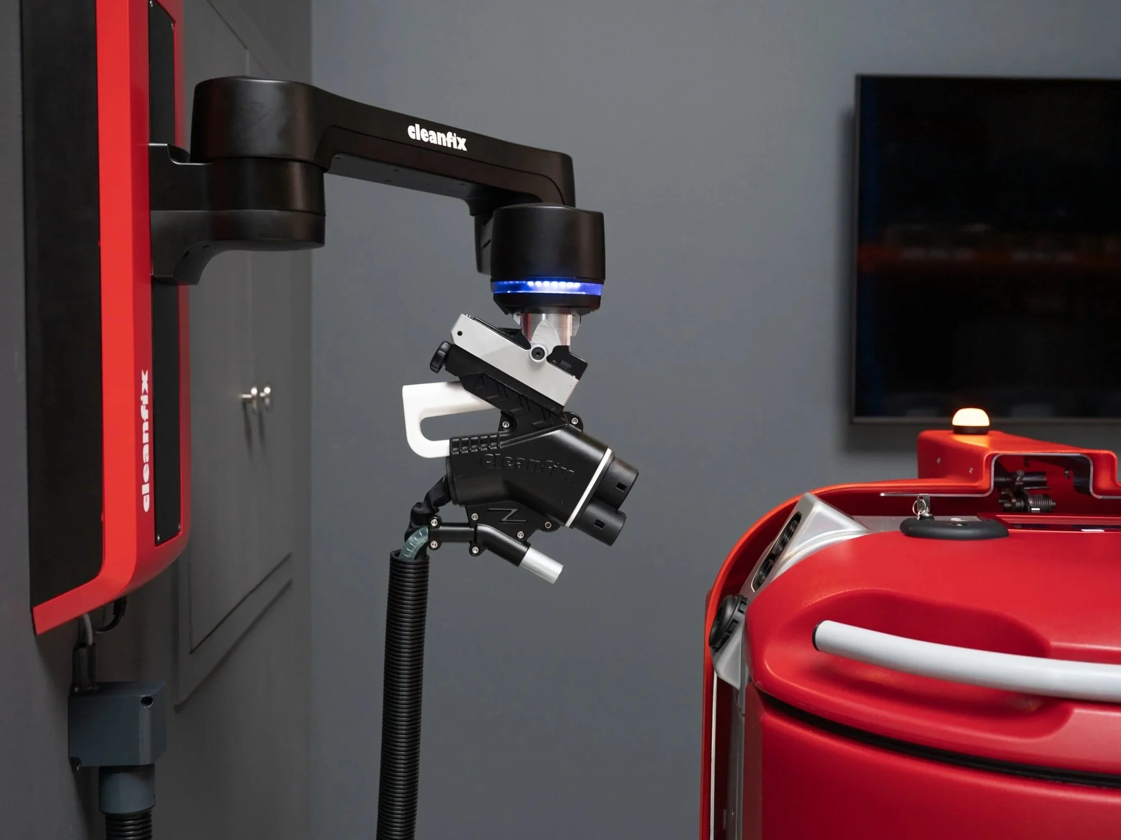 Choosing the Right Commercial Cleaning Robot for Your Business