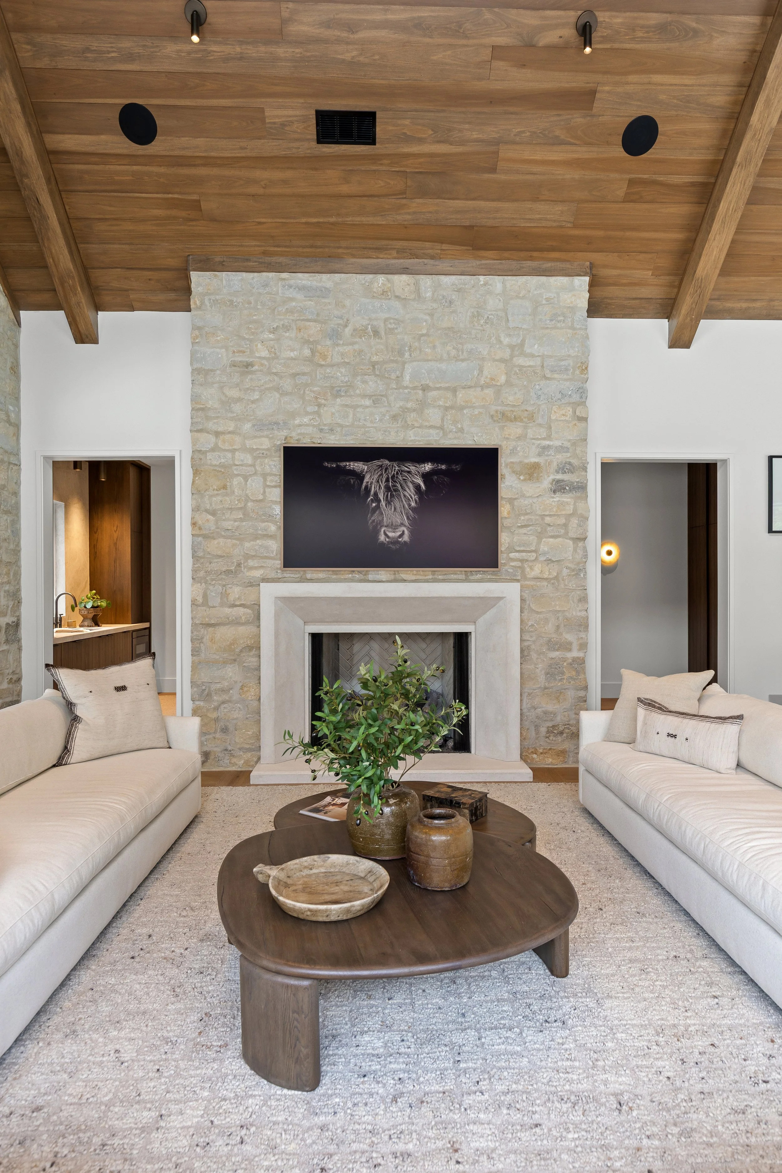 1-8065 Hunt Club Rd-4.jpg