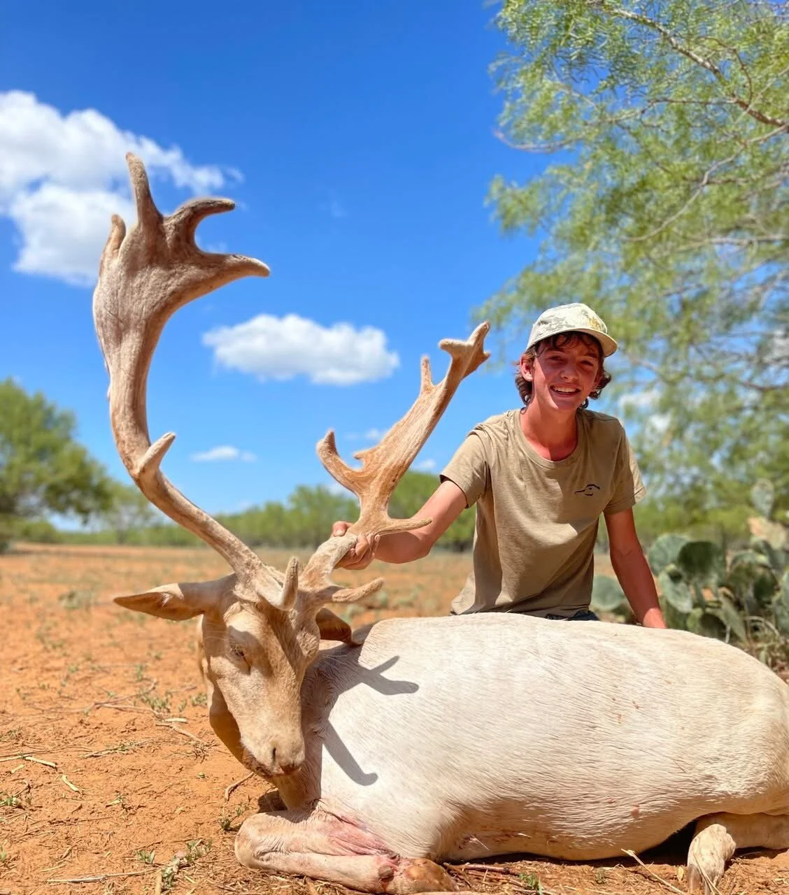 Fallow White Buck Hunt Hunting G2 Ranch Exotic Exotics Youth.JPG