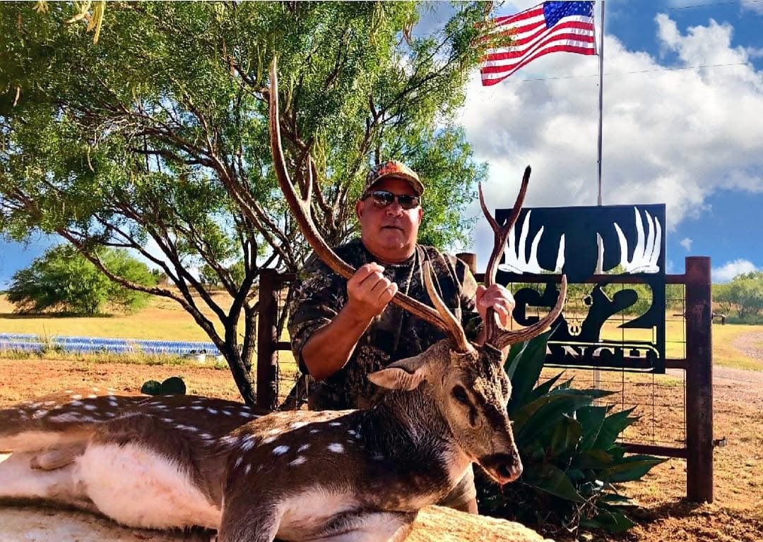Axis Trophy Deer Buck Hunting G2 Ranch Exotic Exotics.JPG