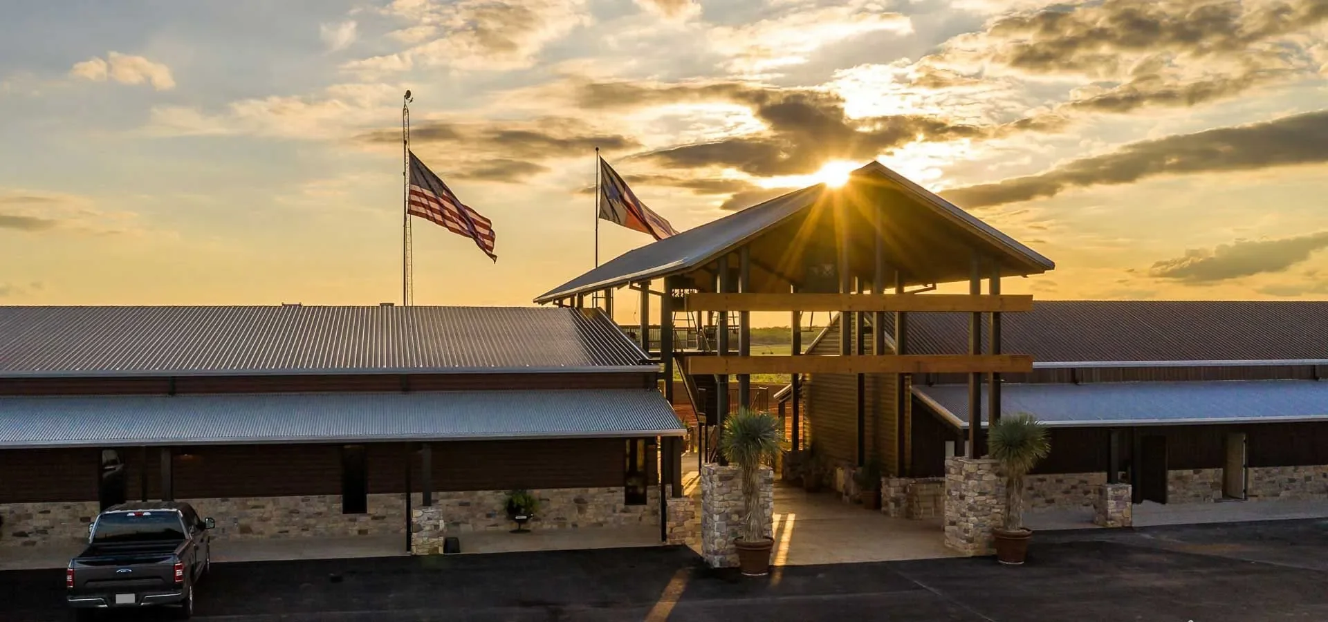G2 Ranch Texas Hunting Lodge.webp