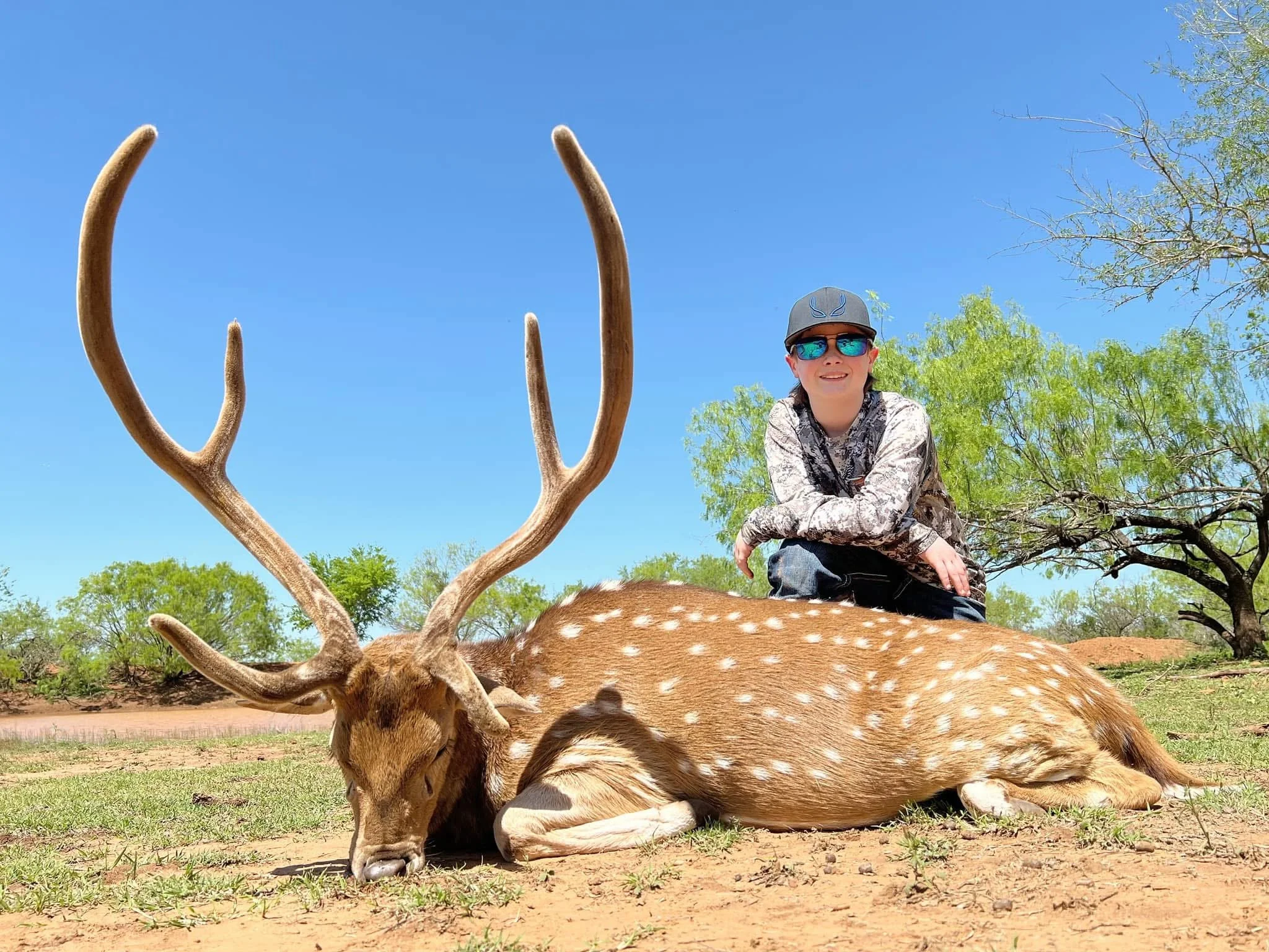 Velvet Axis Buck Texas Hunt G2 Ranch Hunting Exotic Exotics.JPG