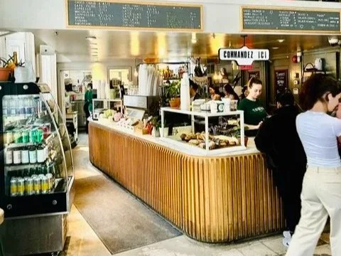 Tommy Café Old Port Montreal, British Empire Building