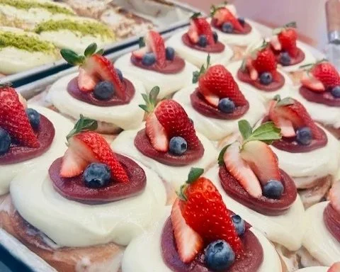 ROLLYS Pastry Shop