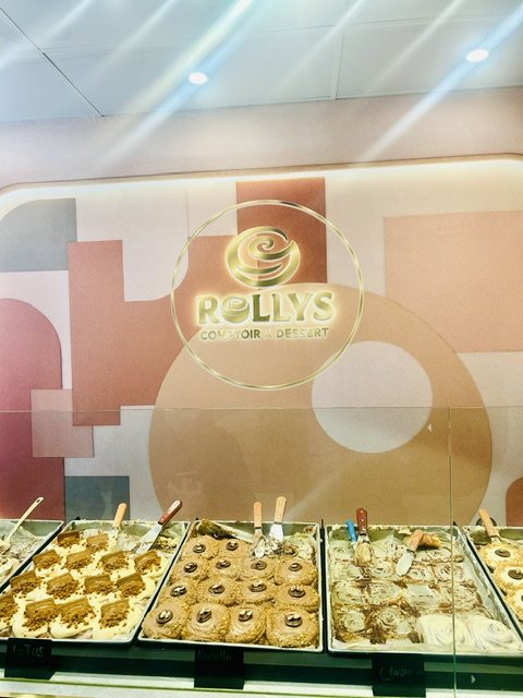 ROLLYS Dessert Shop Downtown Montreal