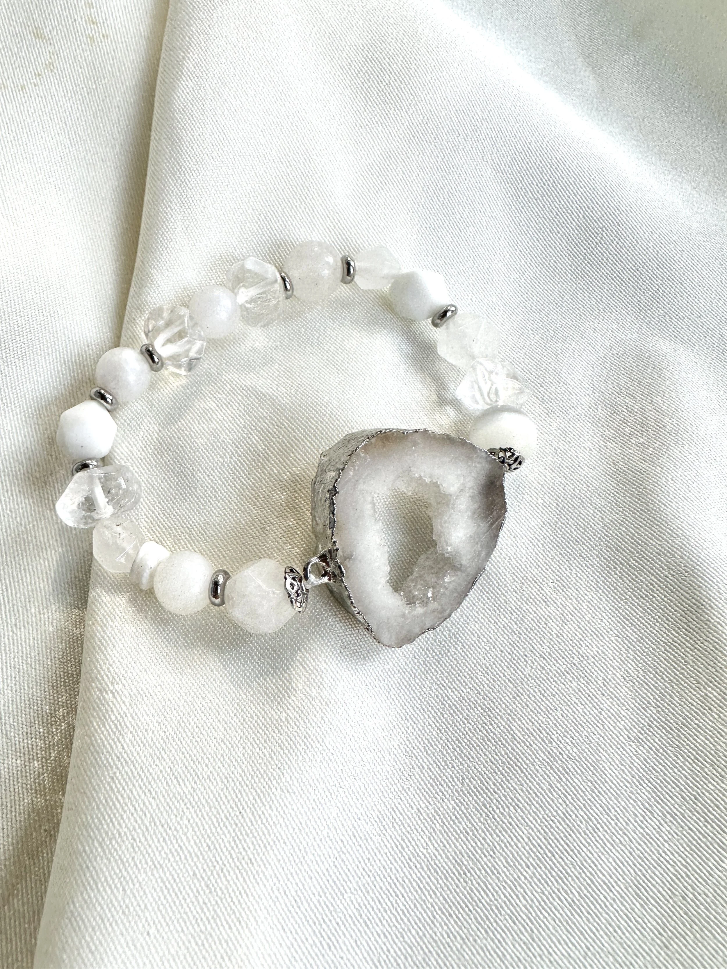 white-agate-clear-quartz-gemstone-bracelet.jpg