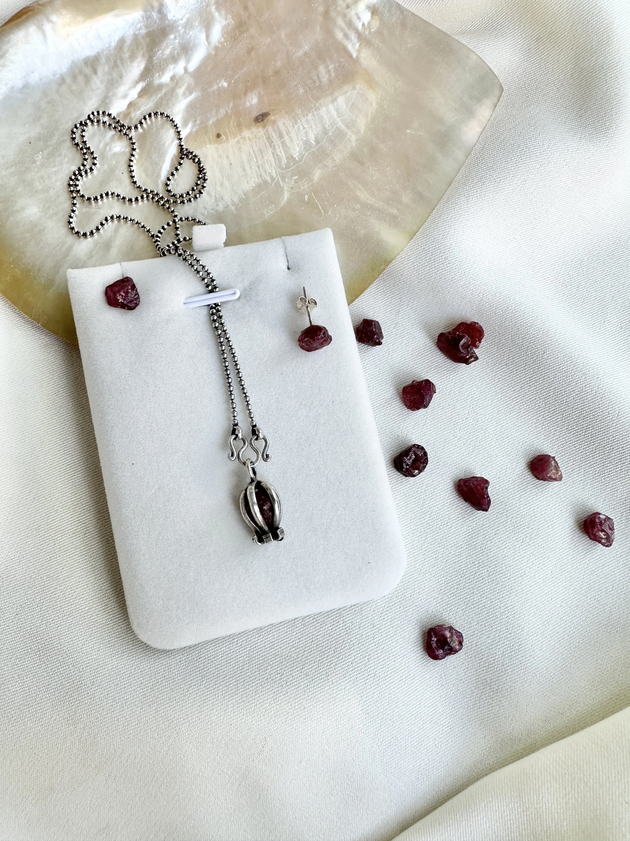 raw-garnet-silver-pendant-necklace-handmade-phuket.JPG