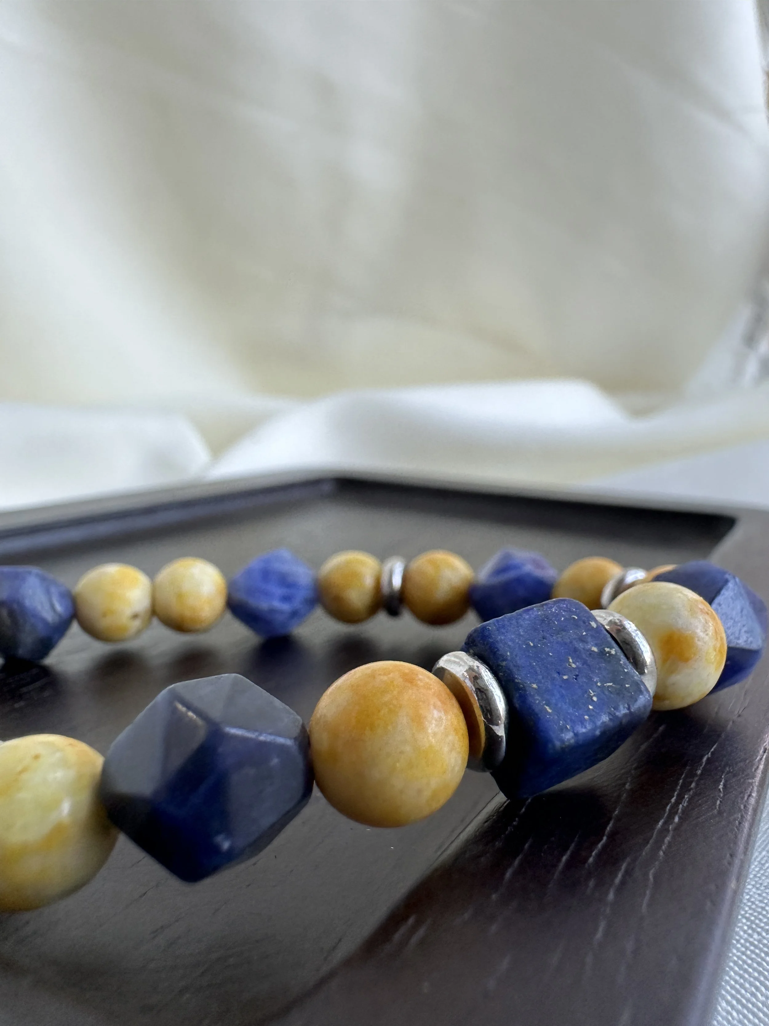 lapis-lazuli-agate-bracelet.JPG