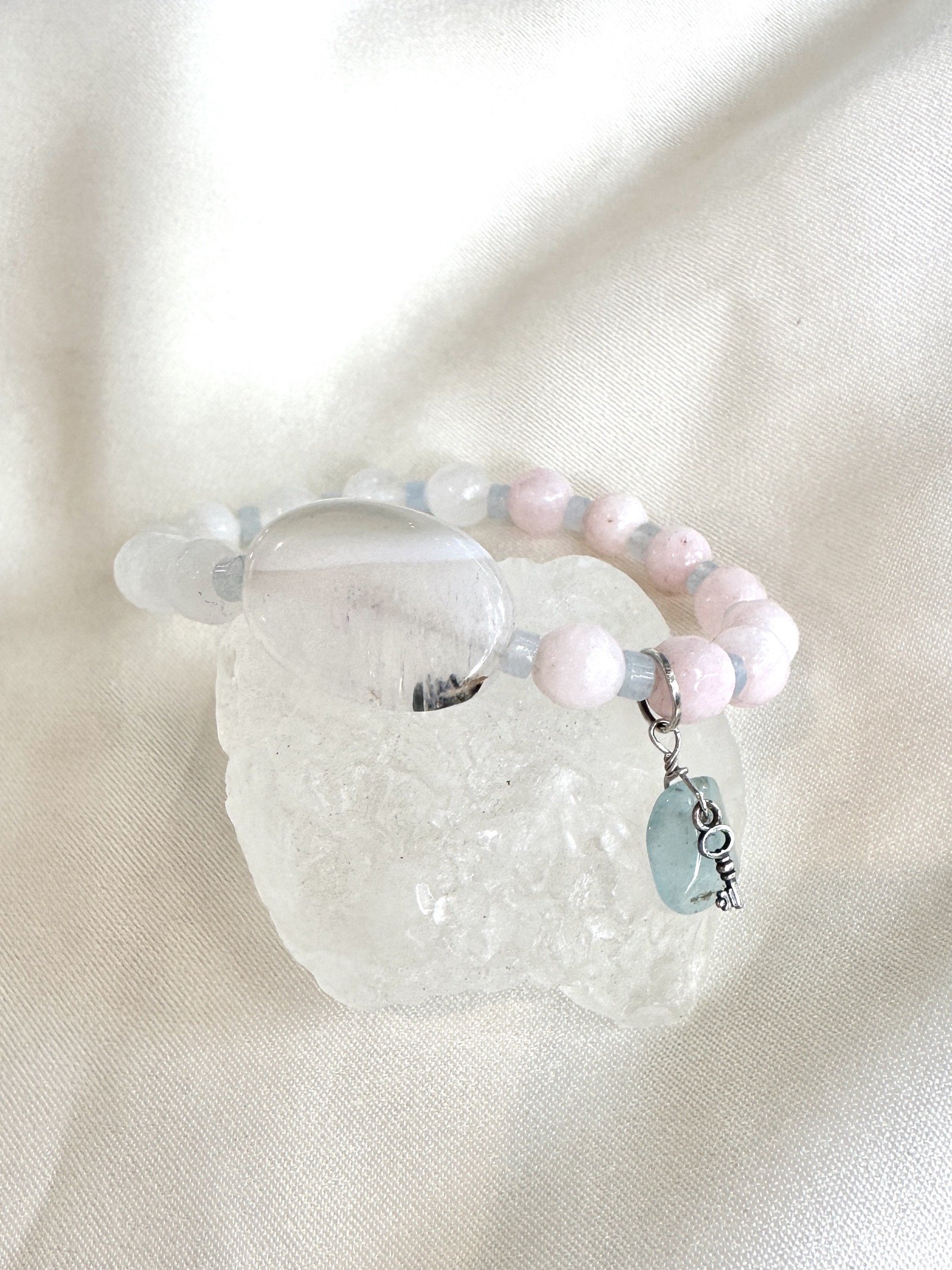 morganite-white-agate-gemstone-bracelet-women.JPG