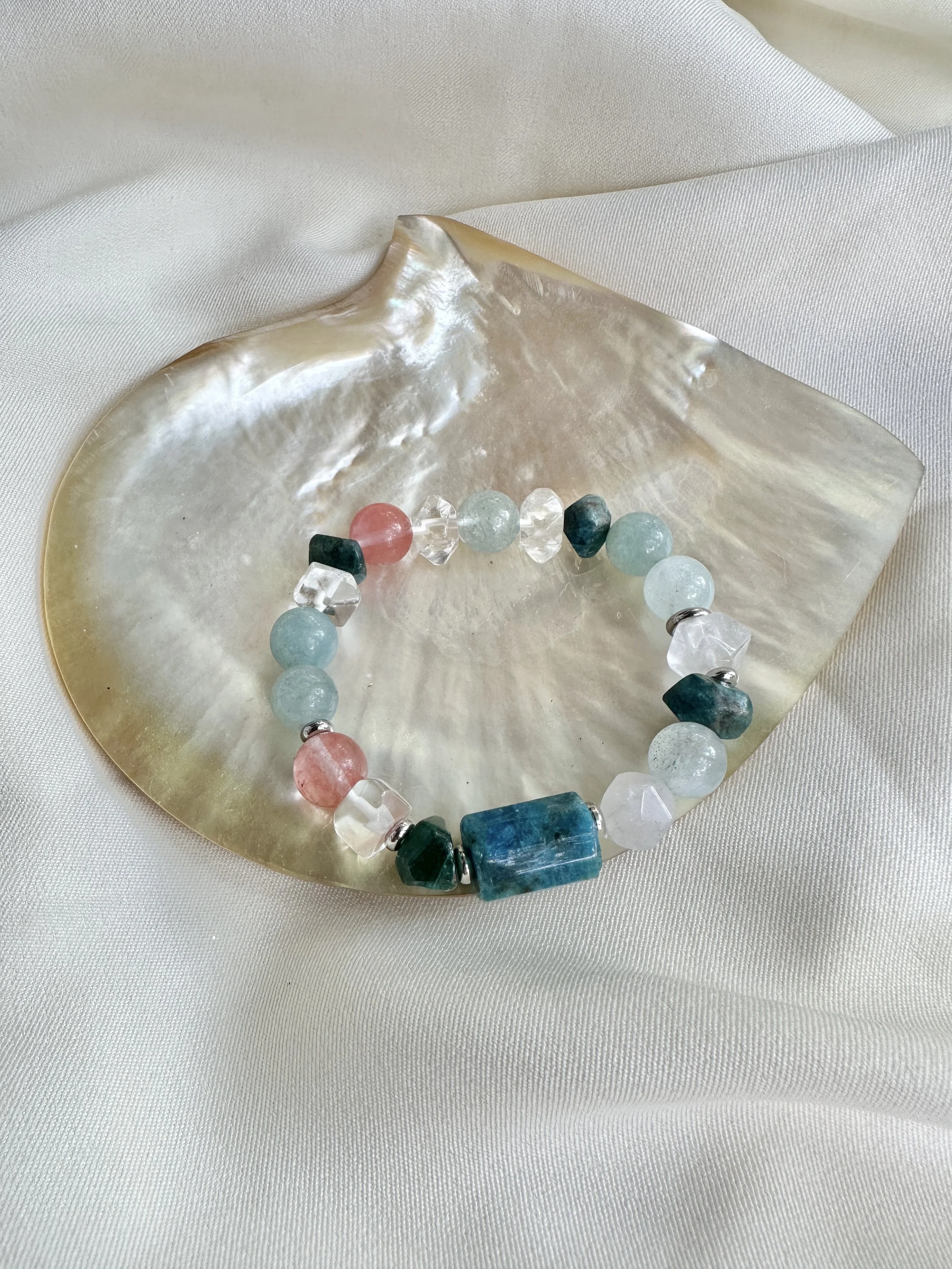 Blue Apatite, Clear Quartz, Cherry Quartz & Agate Gemstone Bracelet – Clarity, Communication & Emotional Balance